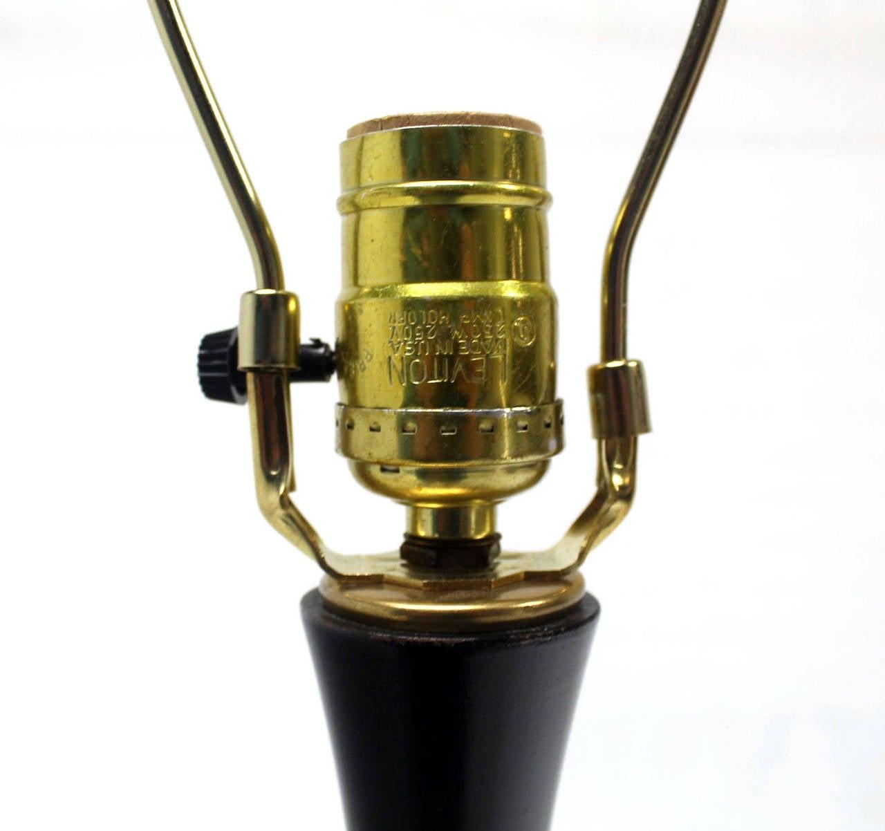 Moderne Tischlampe aus der Mitte des Jahrhunderts mit Blattsilberausführung und Zwiebelform MINT! (20. Jahrhundert) im Angebot