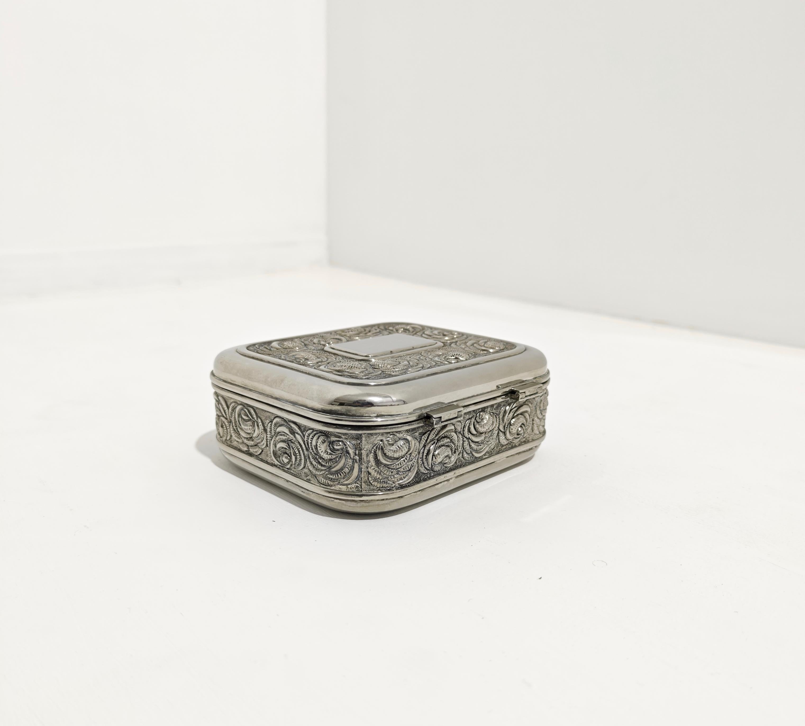 Boîte à bijoux moderne du milieu du siècle dernier en métal argenté et laiton Italie 1970/80 en vente 5