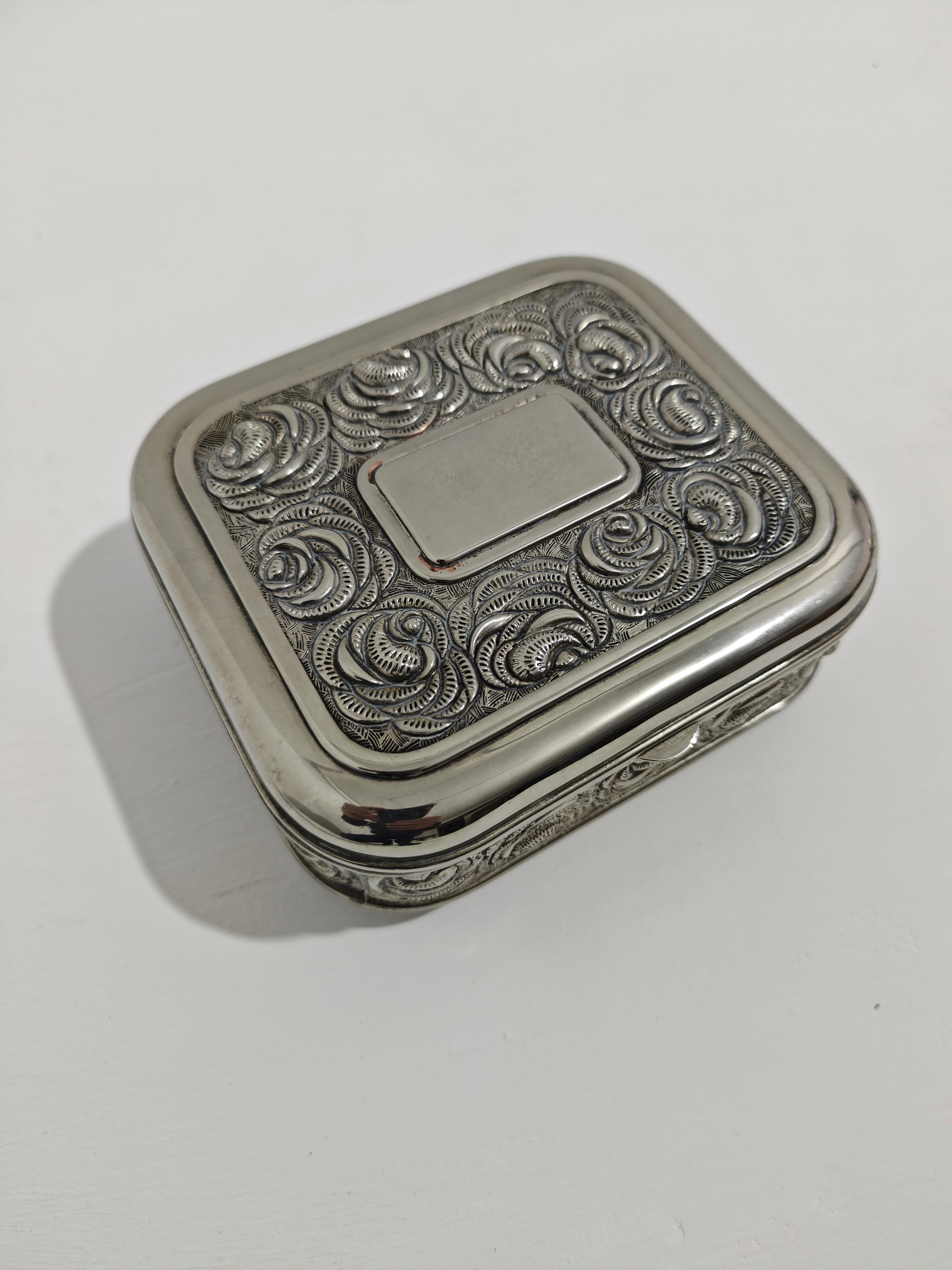 italien Boîte à bijoux moderne du milieu du siècle dernier en métal argenté et laiton Italie 1970/80 en vente