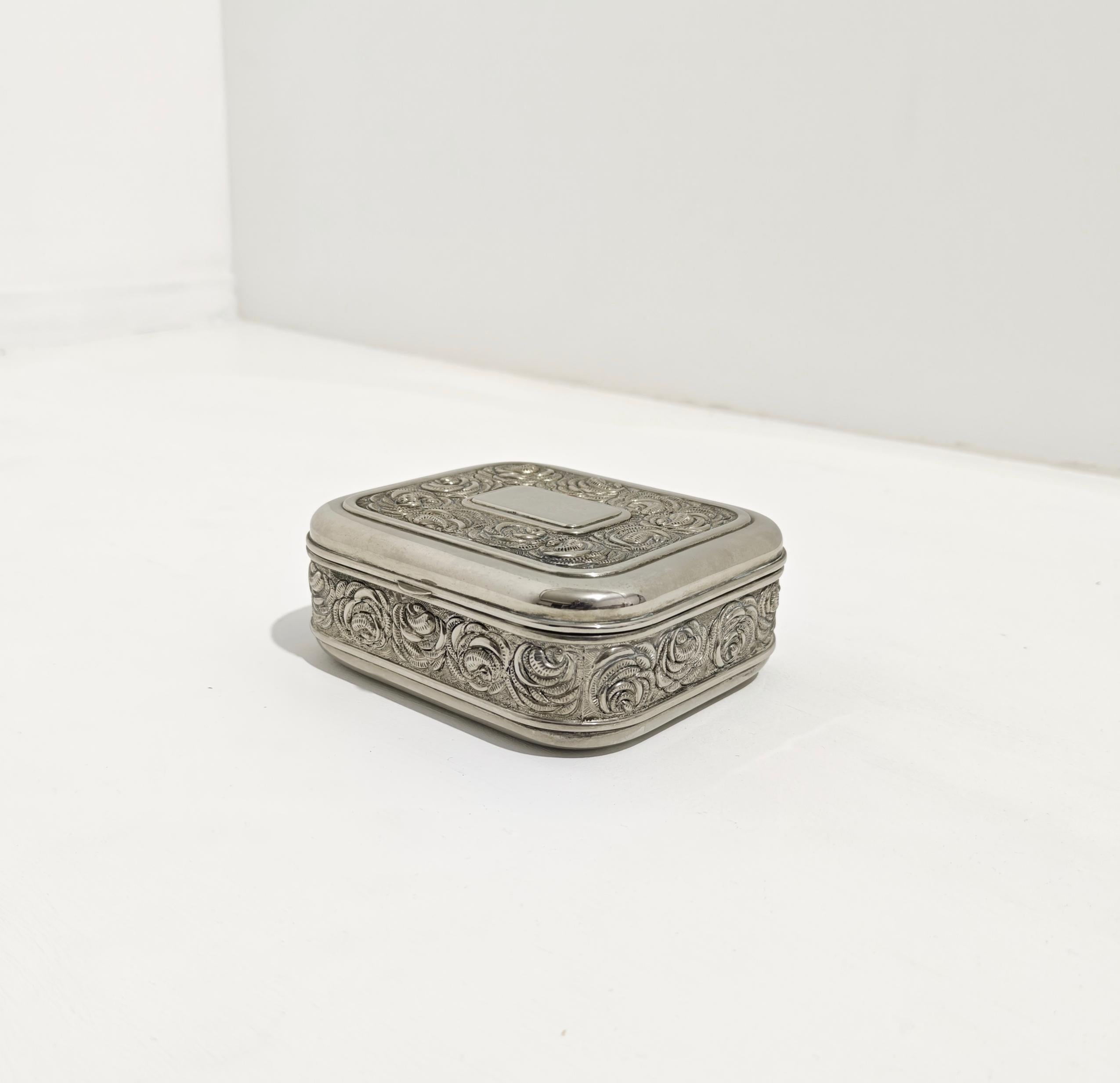 Boîte à bijoux moderne du milieu du siècle dernier en métal argenté et laiton Italie 1970/80 en vente 2