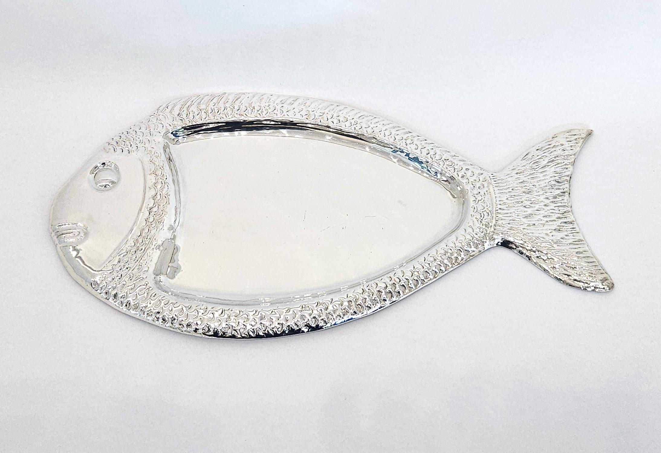 Plato para servir pescado en plata moderna de mediados de siglo de Valenti, España, c. 1970 en venta 2