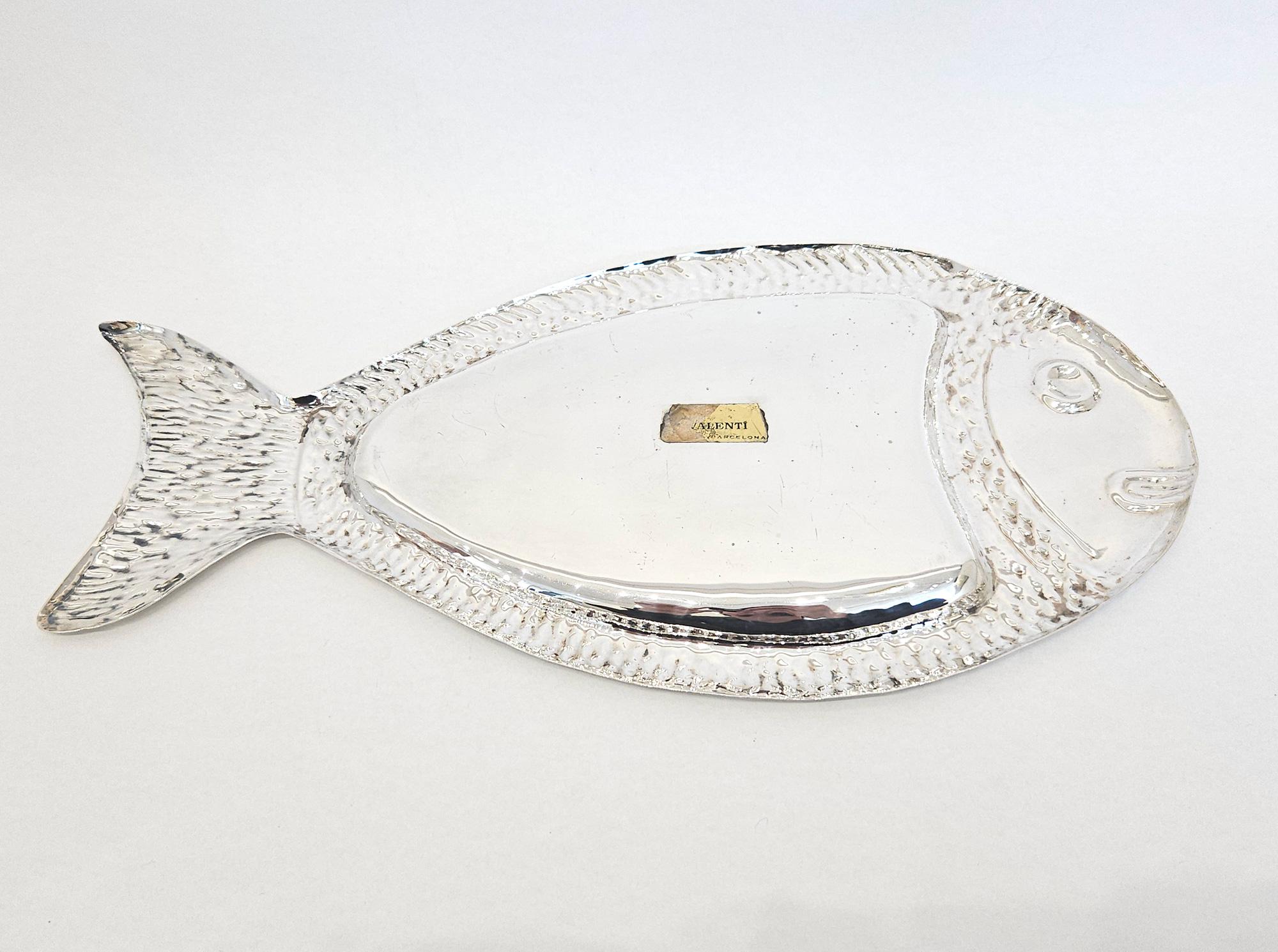 Plato para servir pescado en plata moderna de mediados de siglo de Valenti, España, c. 1970 Chapado en plata en venta