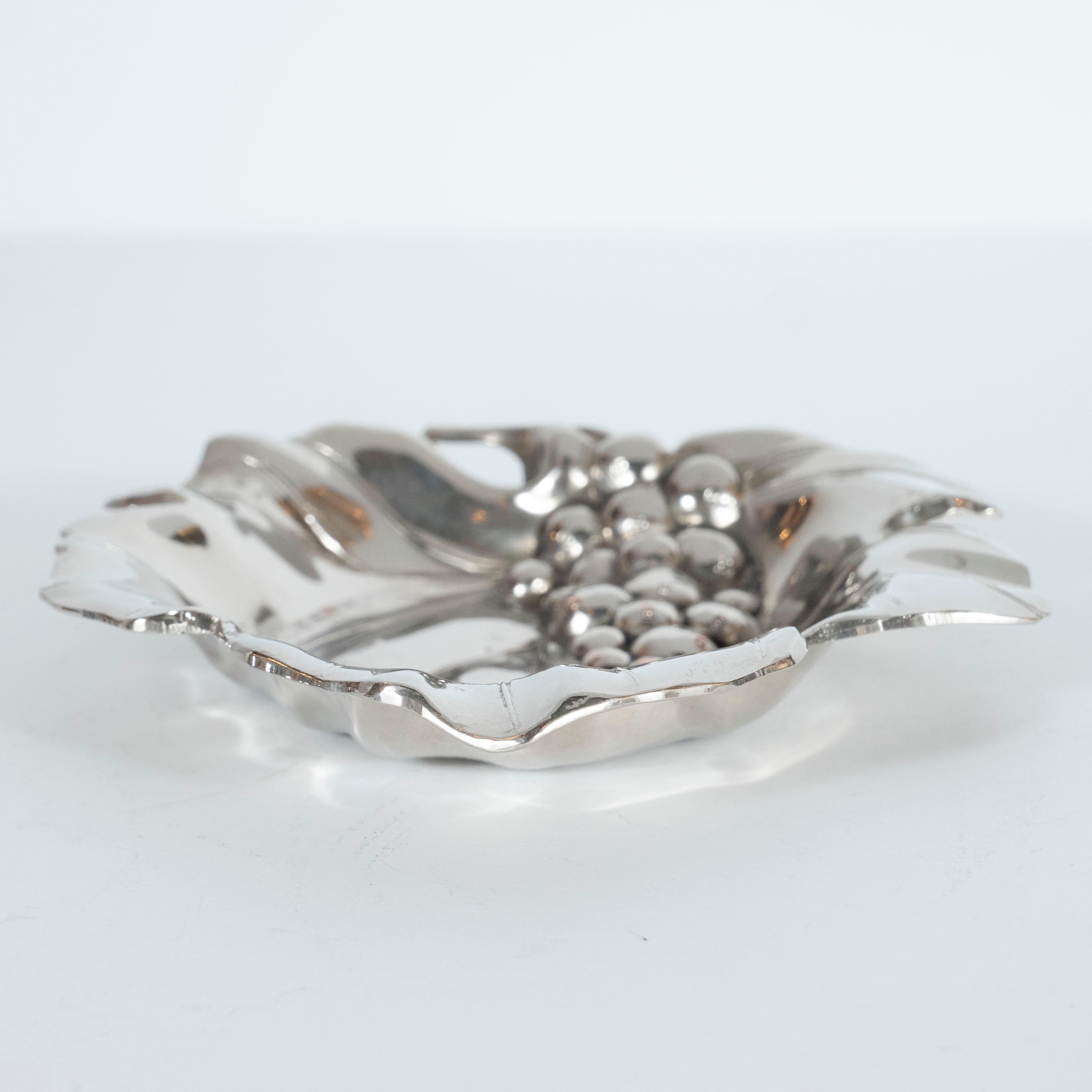 Mid-Century Modern Silver Plate Stylized Grape Leaf Decorative Dish For Sale 1