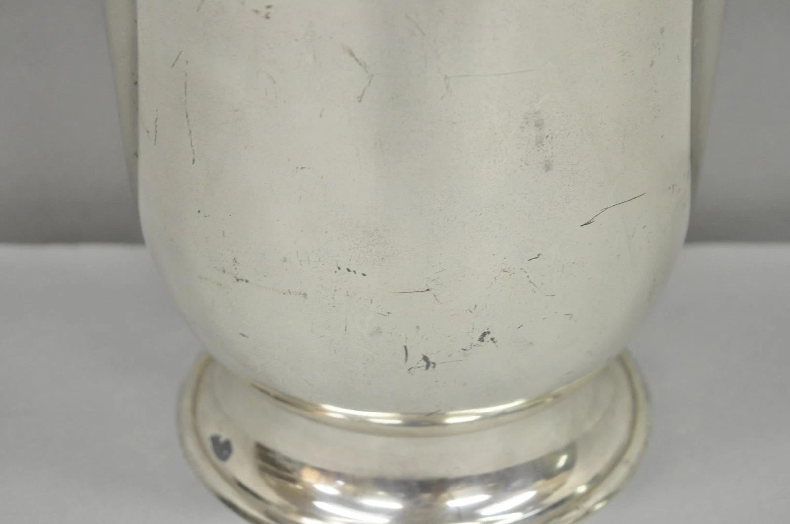 Sconosciuto Secchiello per il ghiaccio a due manici placcato in argento del Mid Century Modern Champagne Chiller Urn in vendita