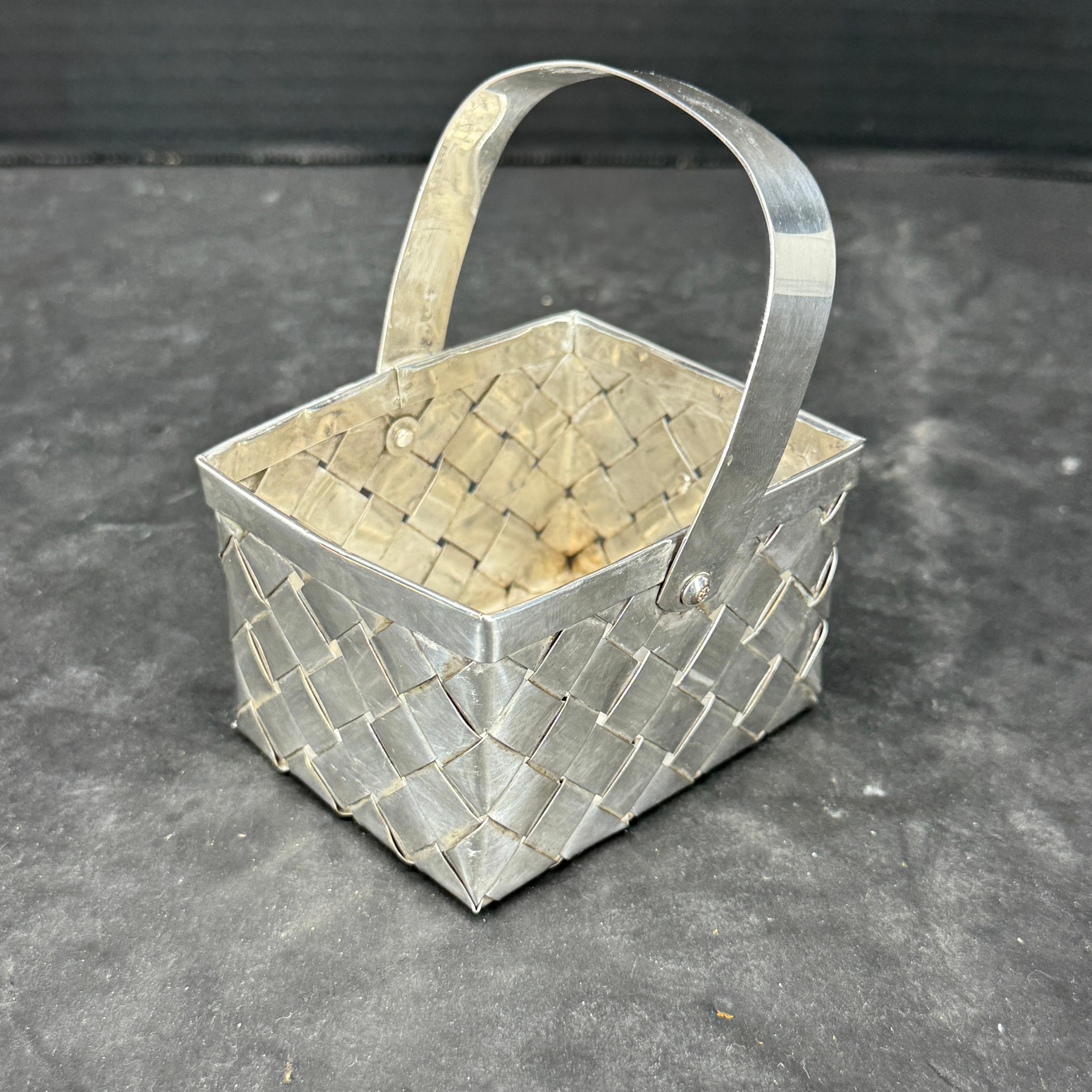 Mid-Century Modern Silver Rectangular Woven Basket For Sale 3