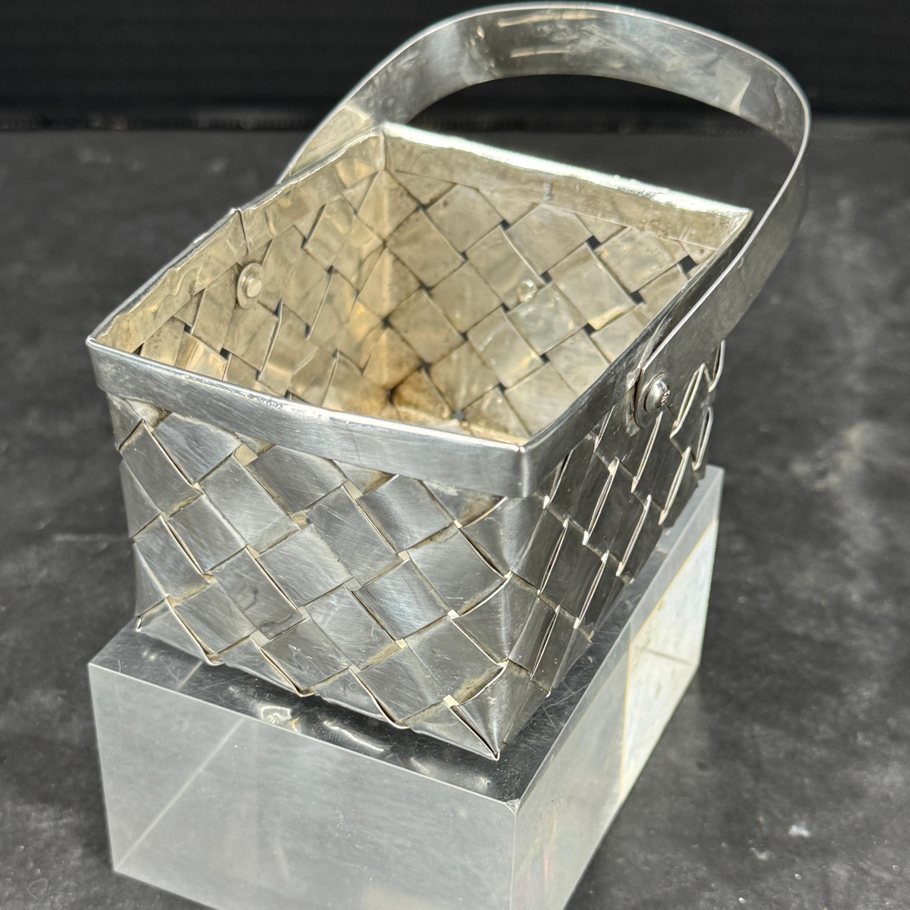 Mid-Century Modern Silver Rectangular Woven Basket For Sale 4