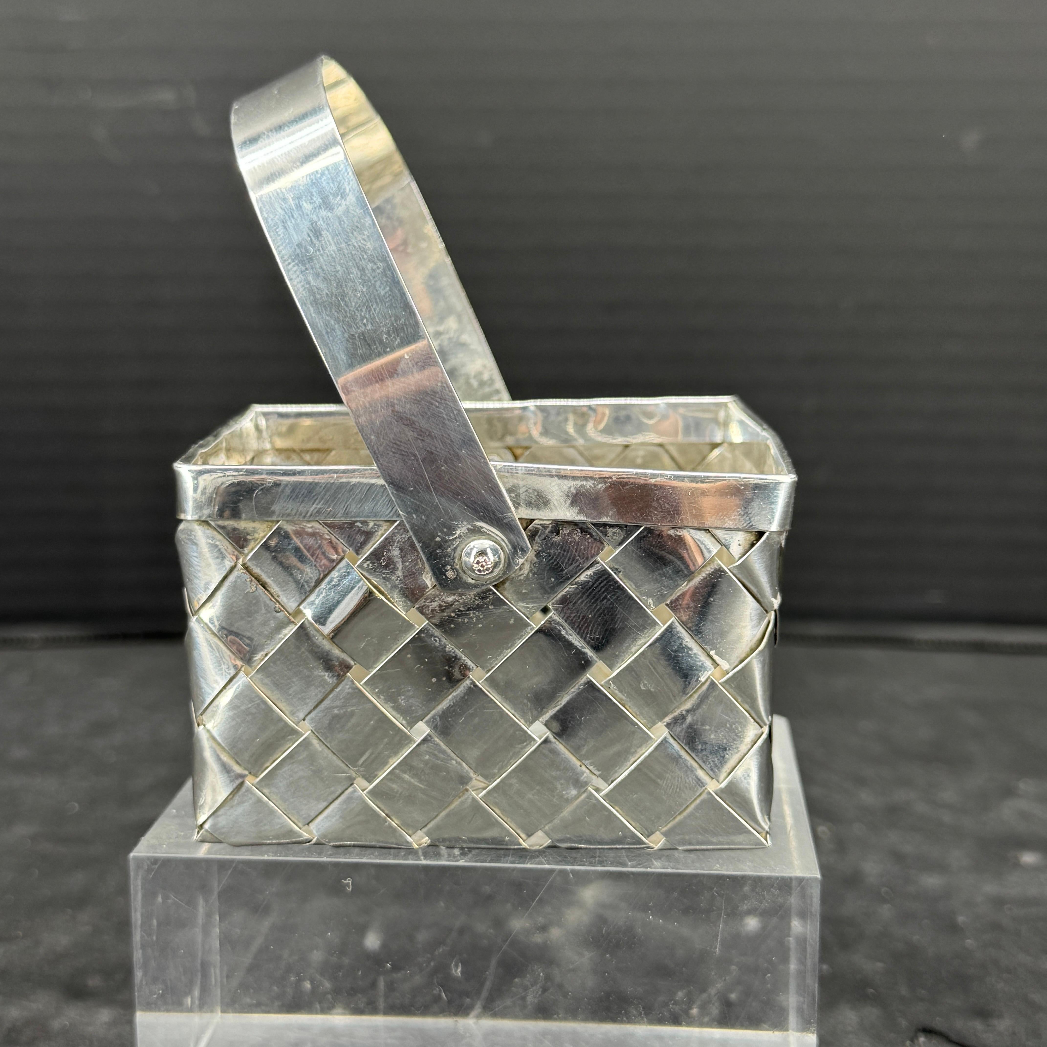 Hand-Crafted Mid-Century Modern Silver Rectangular Woven Basket For Sale