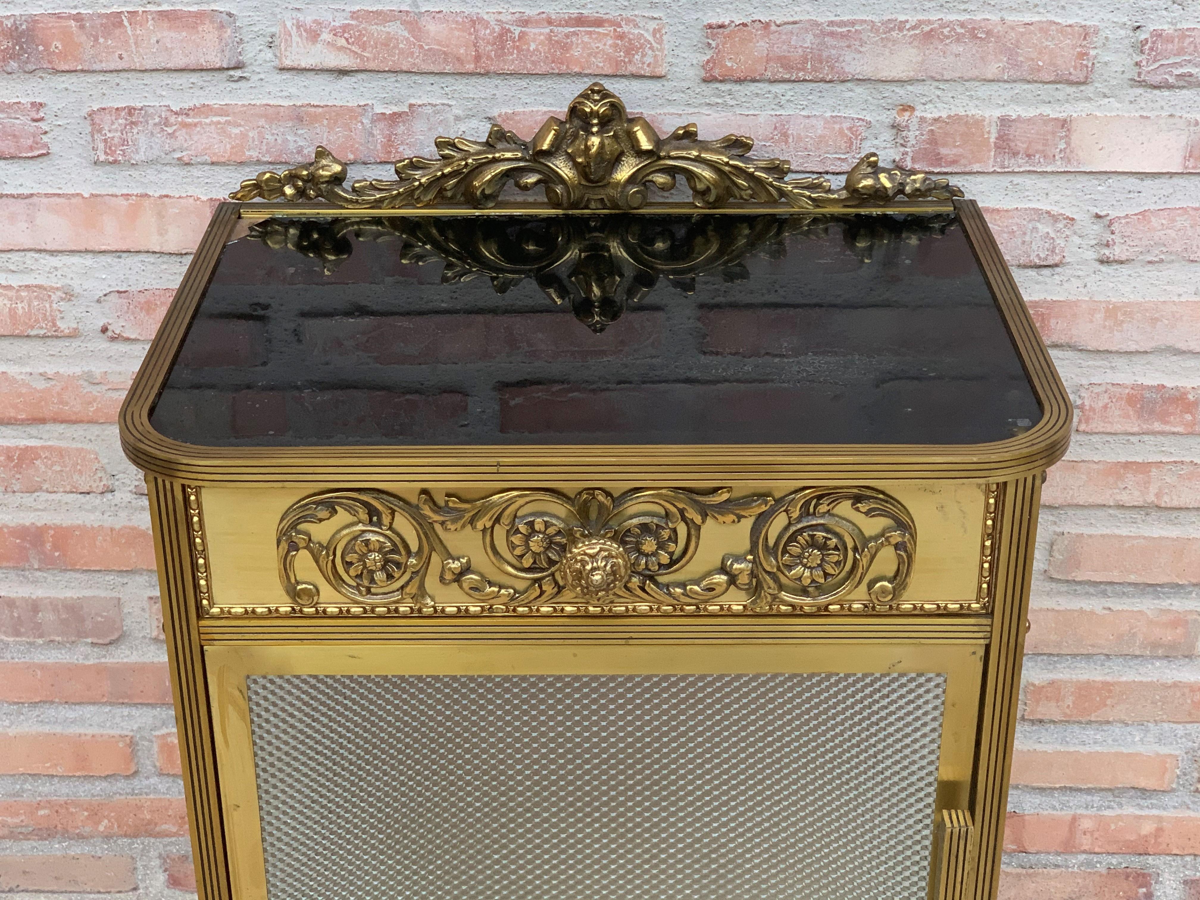 Mid-Century Modern Single Bronze Vitrine Nightstand with Glass Door and Drawer In Good Condition For Sale In Miami, FL