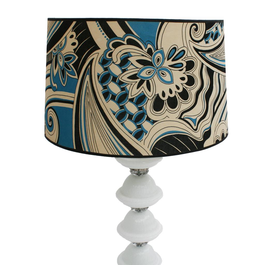 Single Italian lamp composed of metal structure with hand blow Murano glass pieces. 
Original lampshade upholstered in cotton with paisley motifs, Italy, 1960.