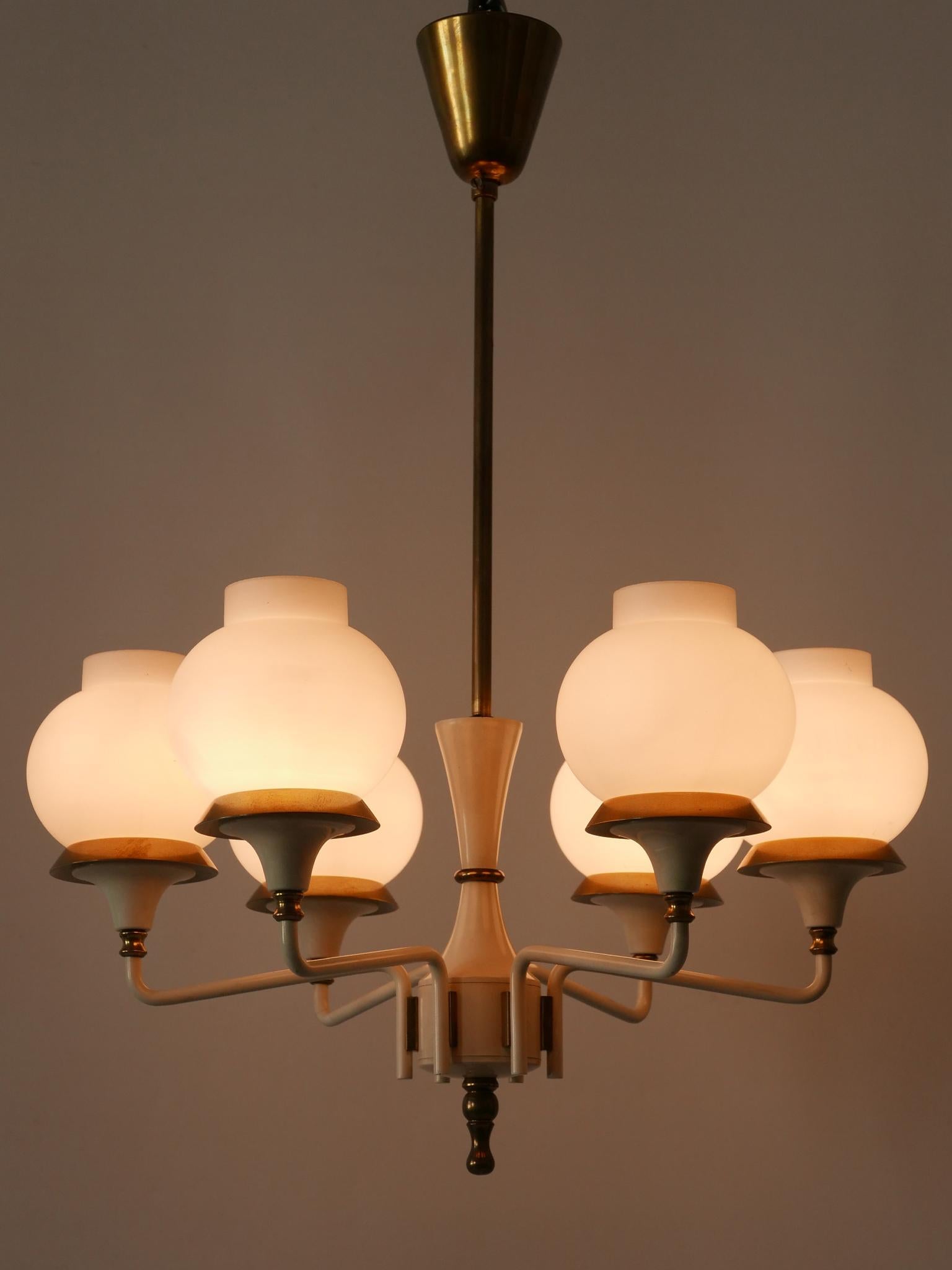 Lampada a sospensione o lampadario a sei braccia Tulipano di Kaiser del 1950, metà del secolo scorso In condizioni buone in vendita a Munich, DE