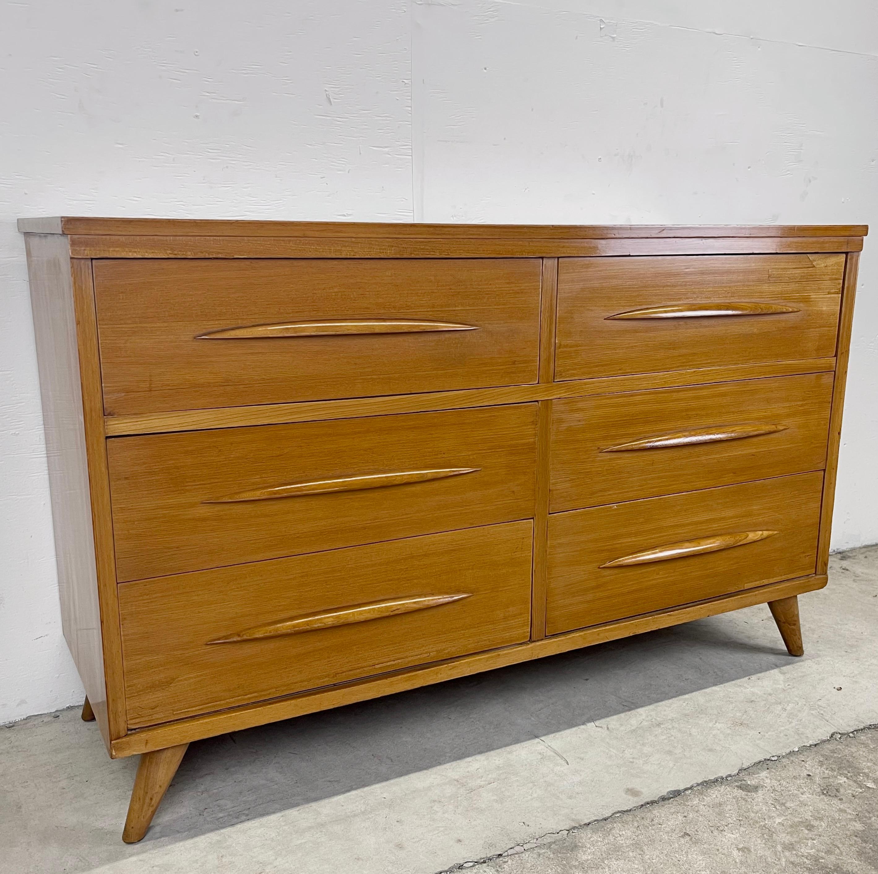 Mid-Century Modern Six Drawer Dresser For Sale 1