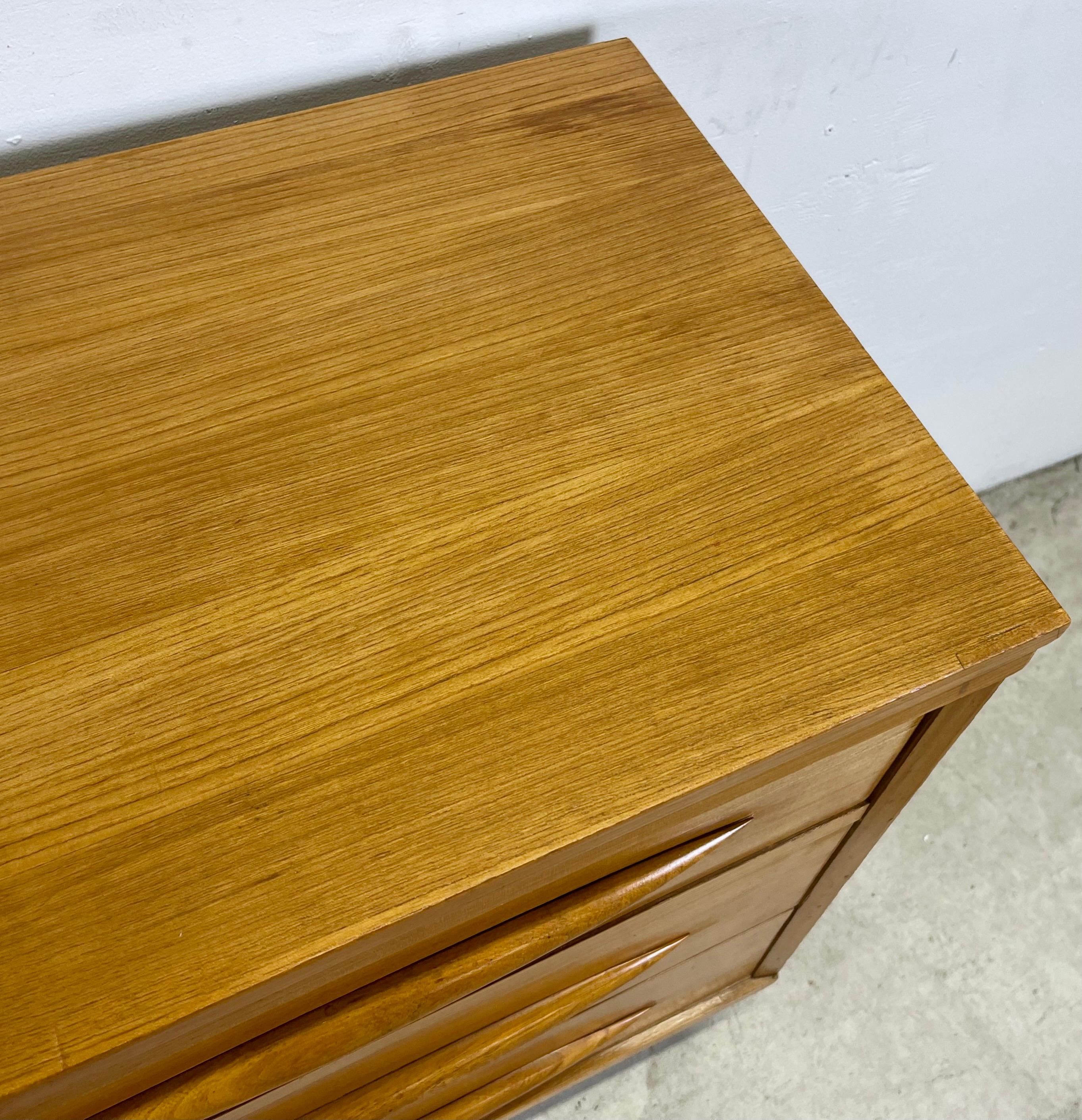 Mid-Century Modern Six Drawer Dresser For Sale 5