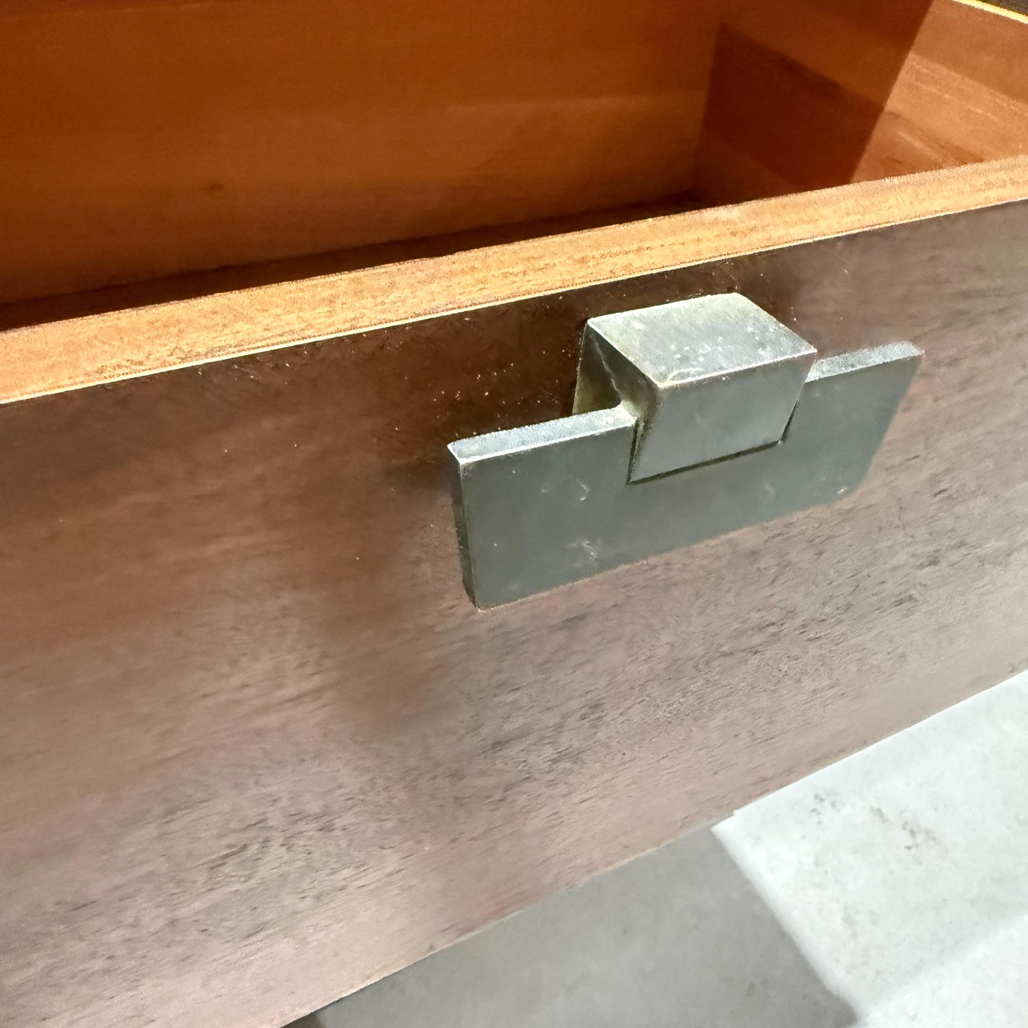 Comò a sei cassetti in stile metà secolo moderno Lowboy American of Martinsville in vendita 5