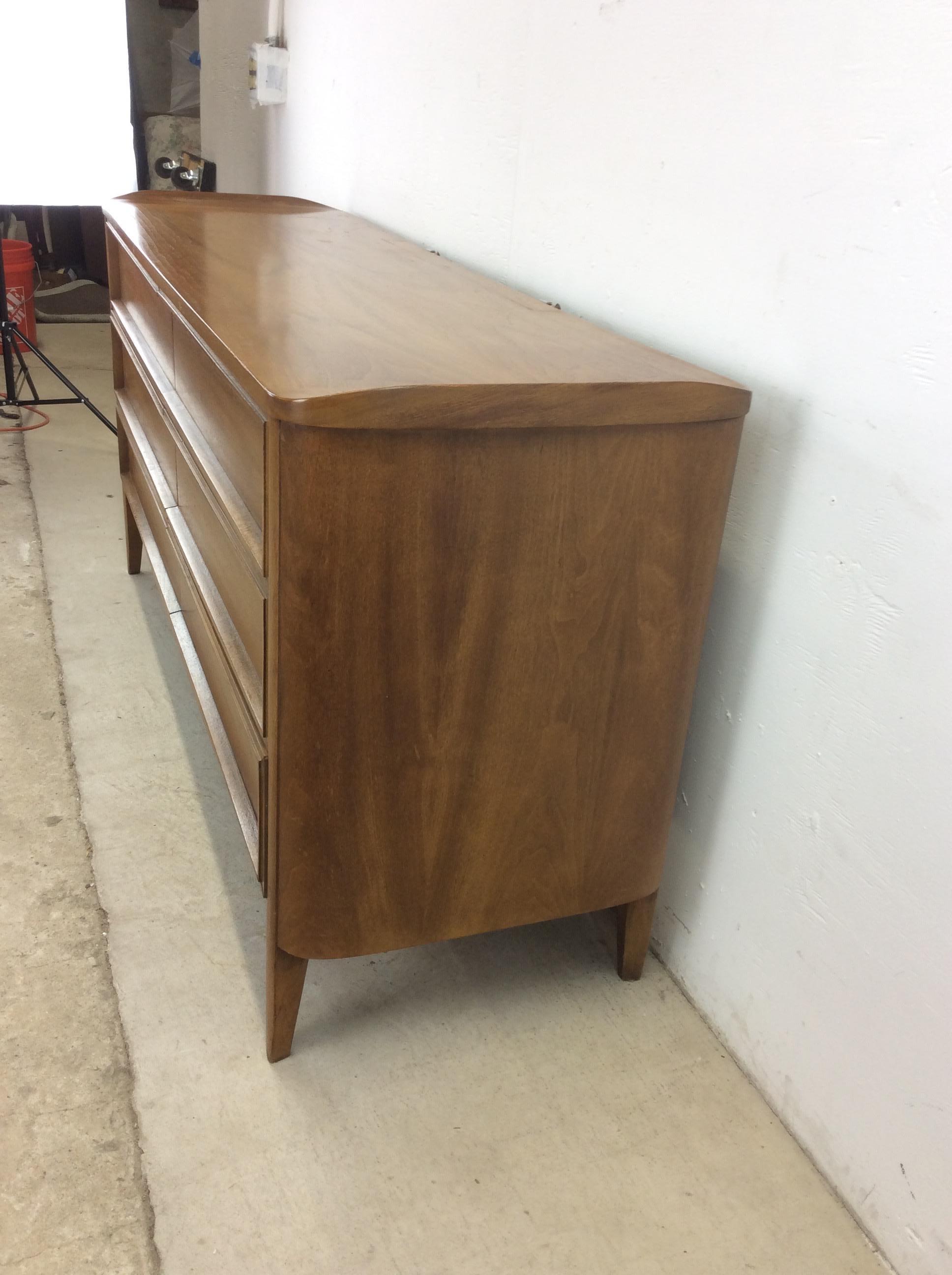 Cómoda baja de seis cajones Mid Century Modern by American of Martinsville en venta 8