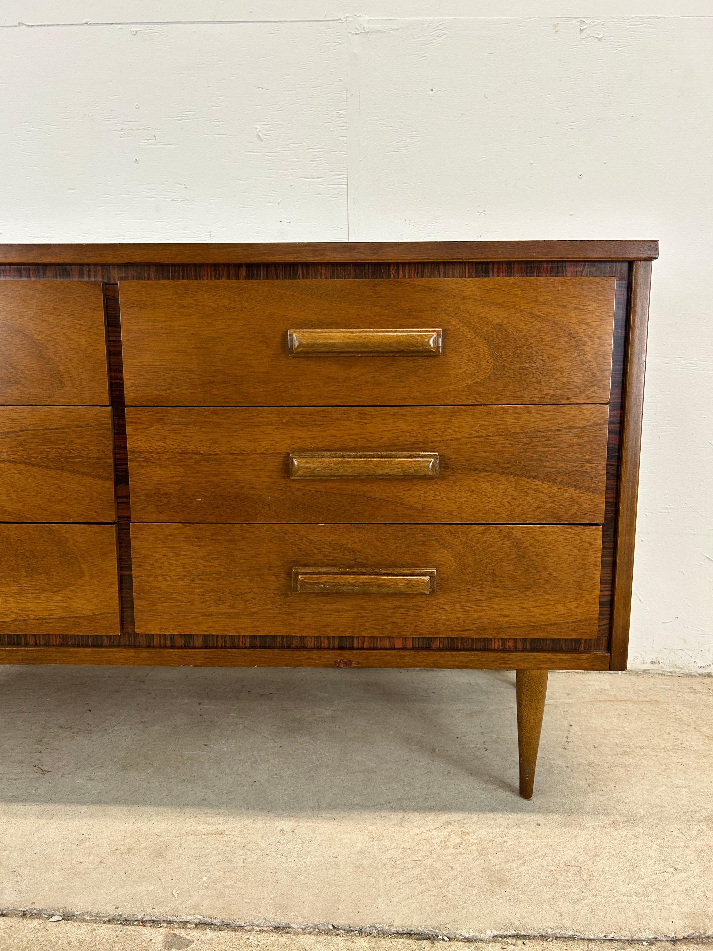 Comò basso a sei cassetti con specchio, in stile Mid Century Modern in vendita 8
