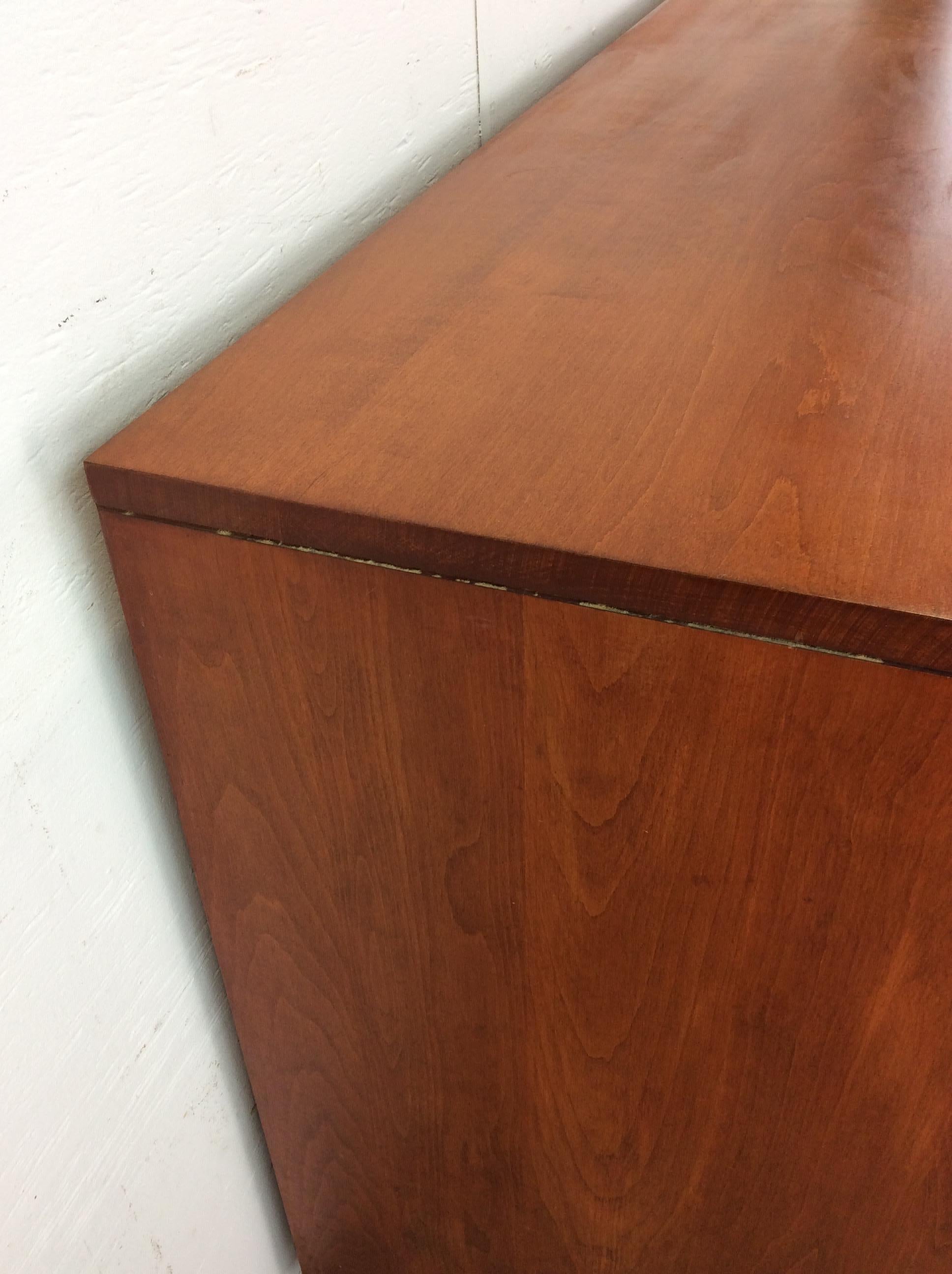 Mid Century Modern Sechs Schubladen Ahorn Lowboy Kommode im Angebot 7
