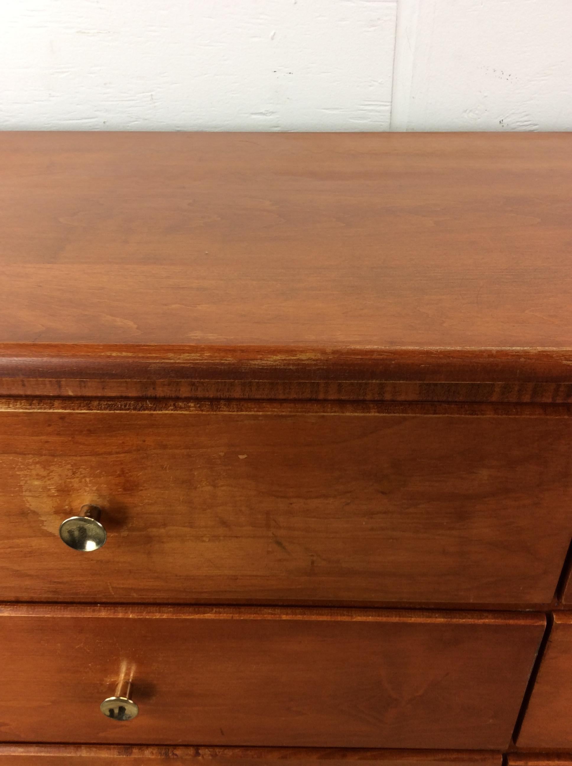 Mid Century Modern Sechs Schubladen Ahorn Lowboy Kommode im Angebot 1