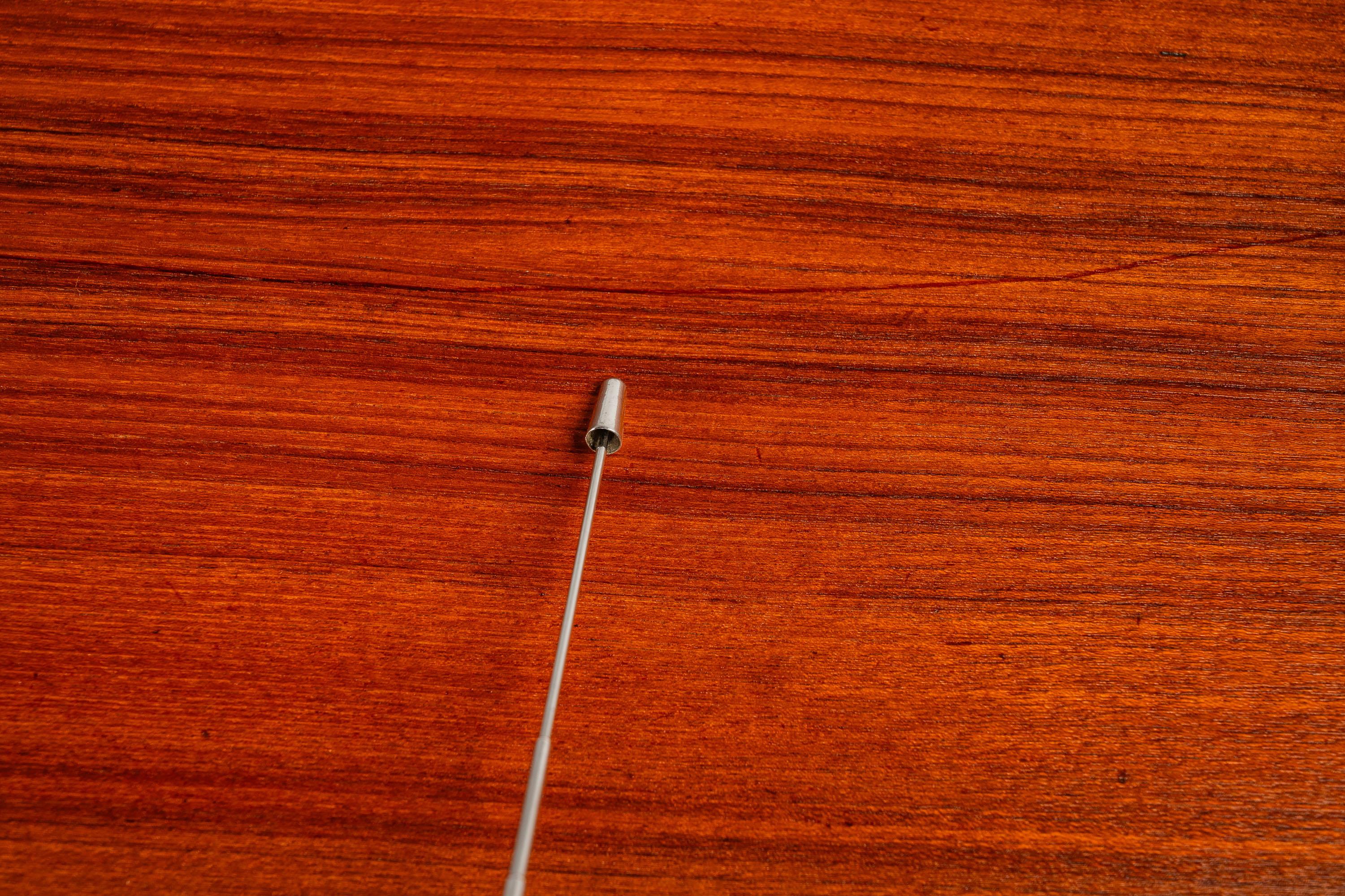 Scrivania a sei cassetti in teak di Morredi, Danimarca, 1960 ca. in vendita 8