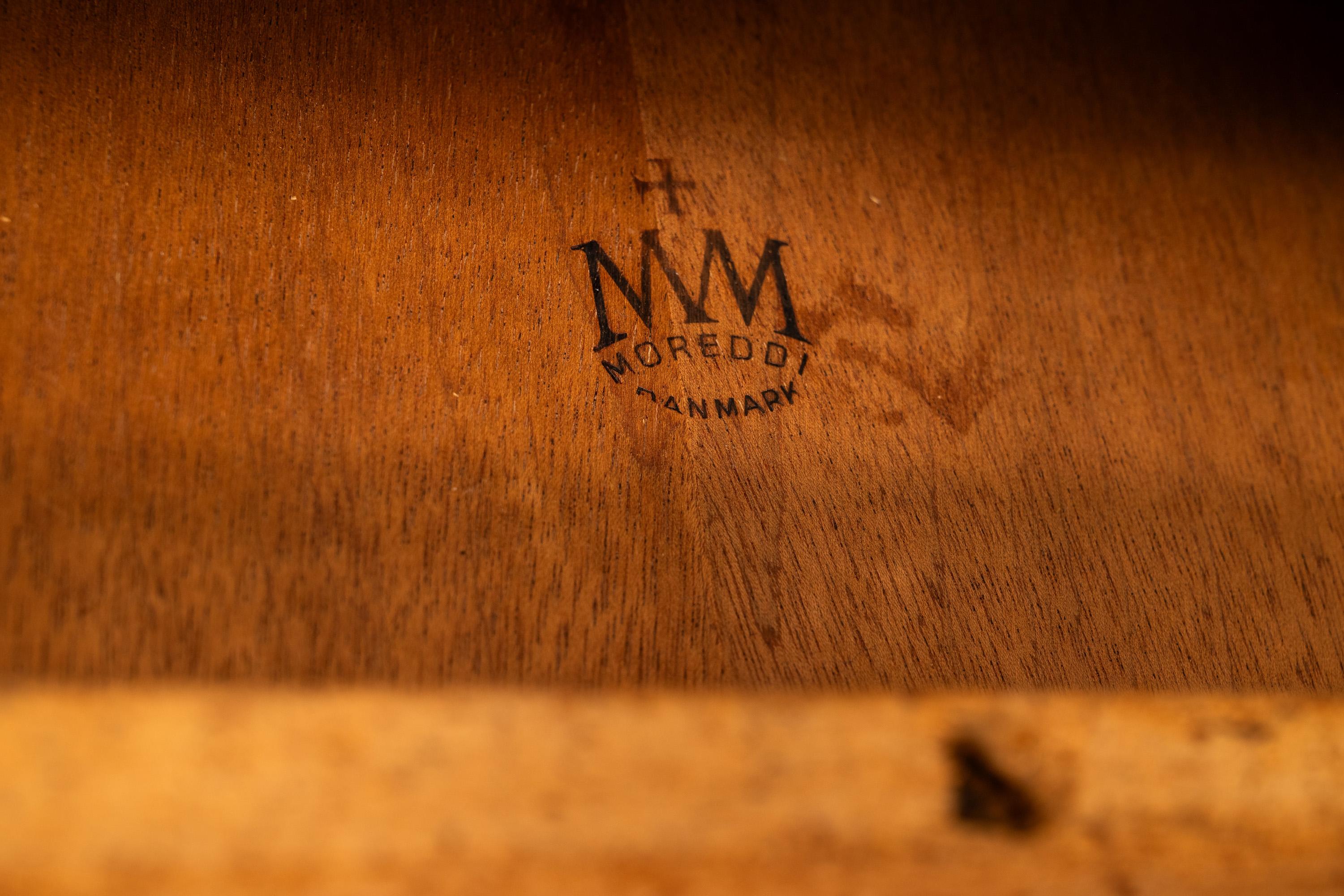 Scrivania a sei cassetti in teak di Morredi, Danimarca, 1960 ca. in vendita 9