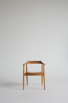 Mid-Century modern SJ.750 OVAL chair by Arne Wahl Iversen. New edition