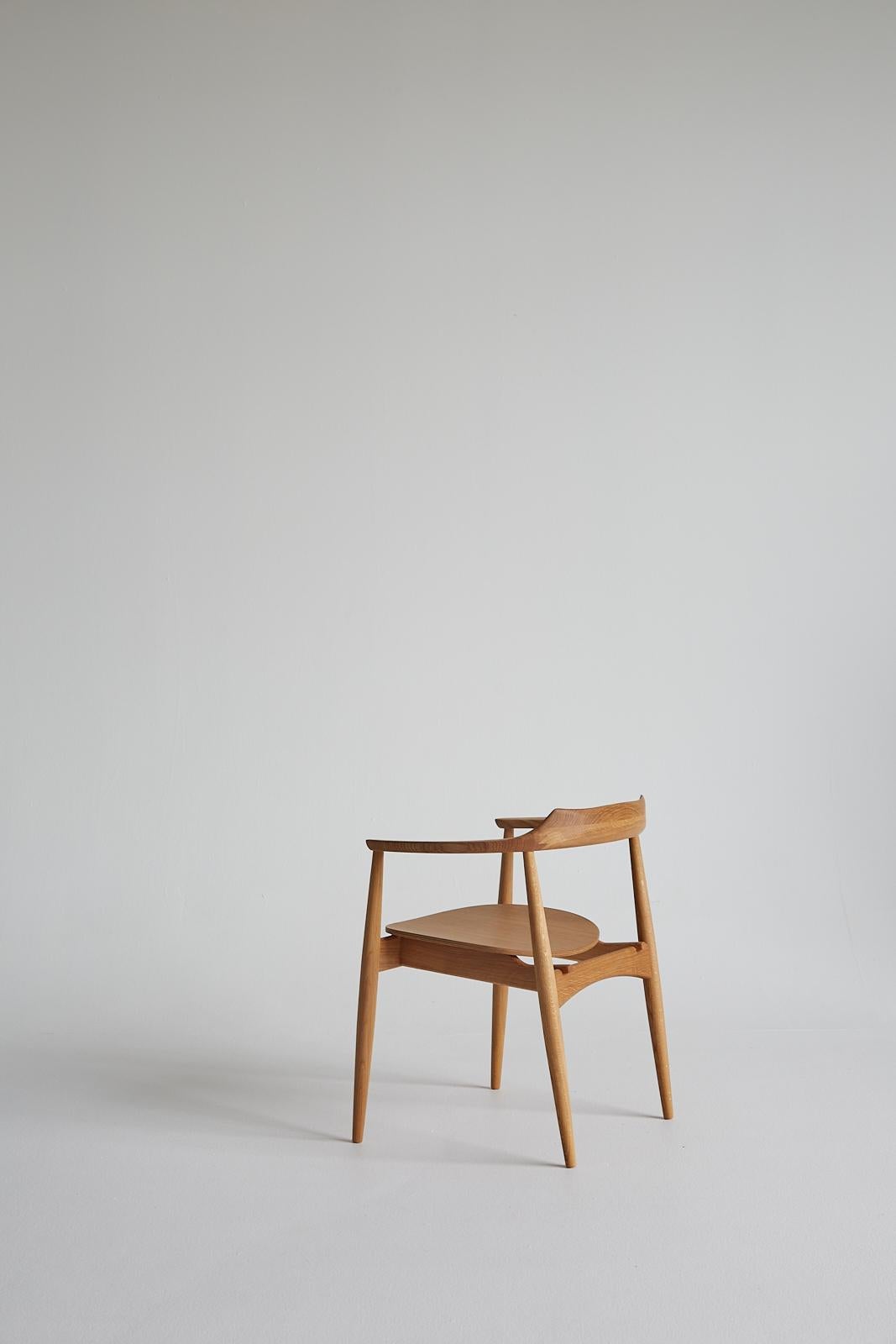 Mid-Century modern SJ.750 OVAL chair by Arne Wahl Iversen. New edition For Sale 1