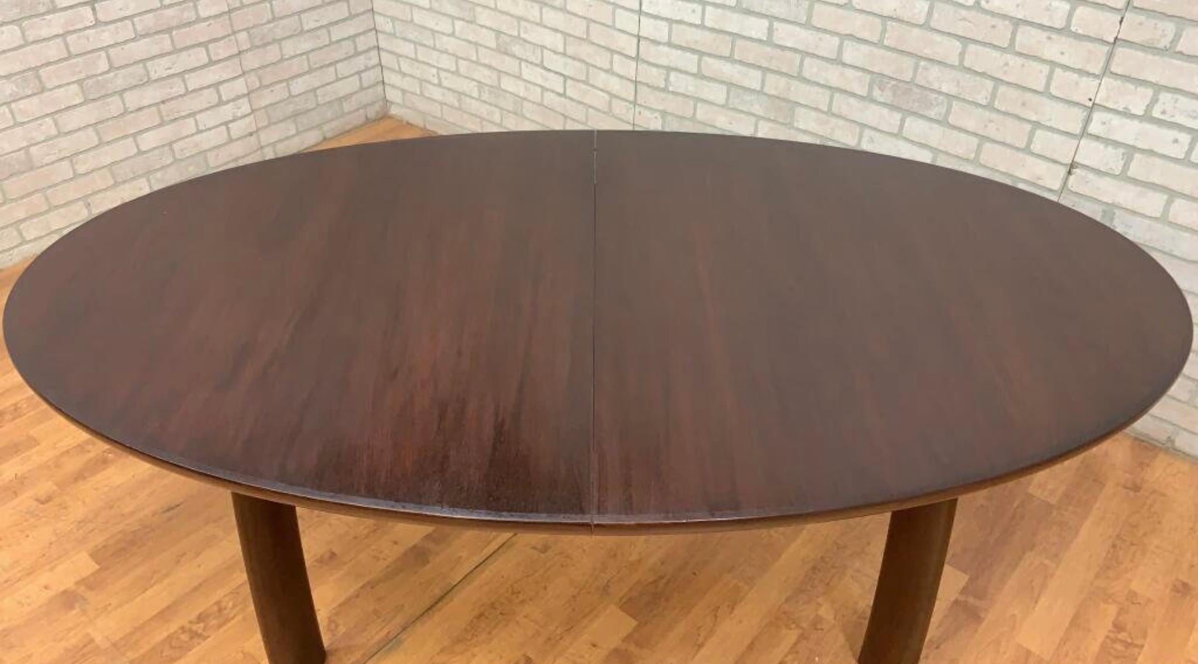 Mid Century Modern Skovby Rosewood Oval Dining Table In Good Condition For Sale In Chicago, IL