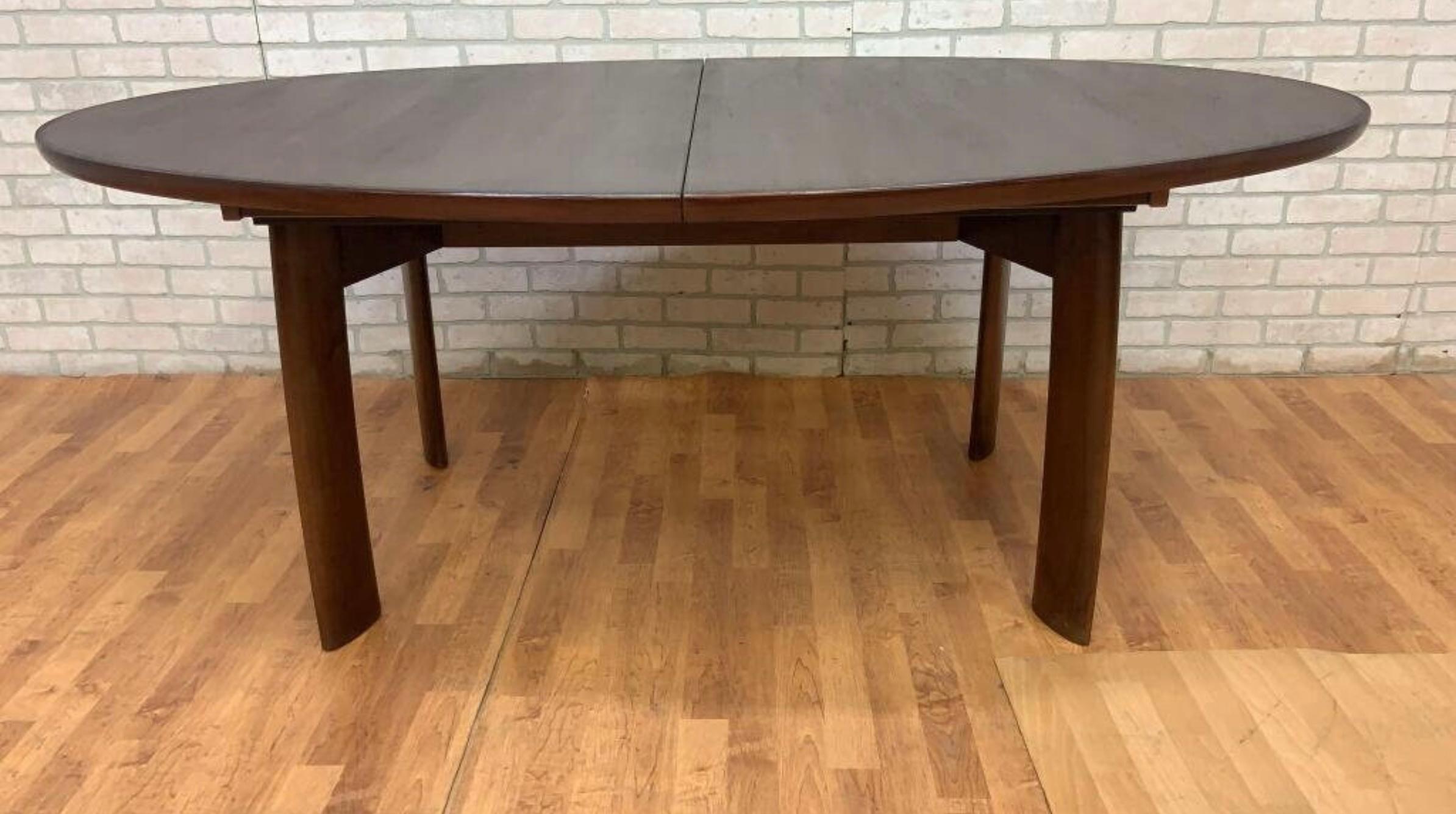 Mid Century Modern Skovby Rosewood Oval Esstisch (20. Jahrhundert) im Angebot