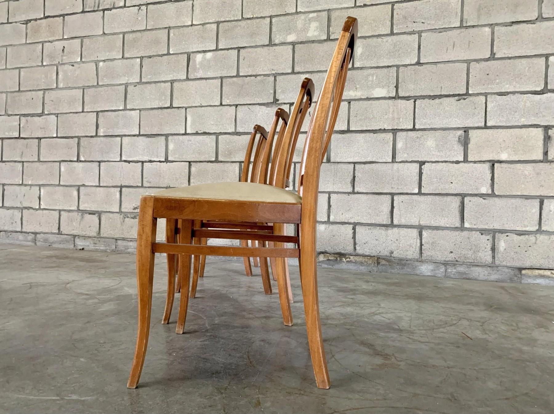 Mid Century Modern Slat Back Dining Chairs - Set of 4 en vente 1
