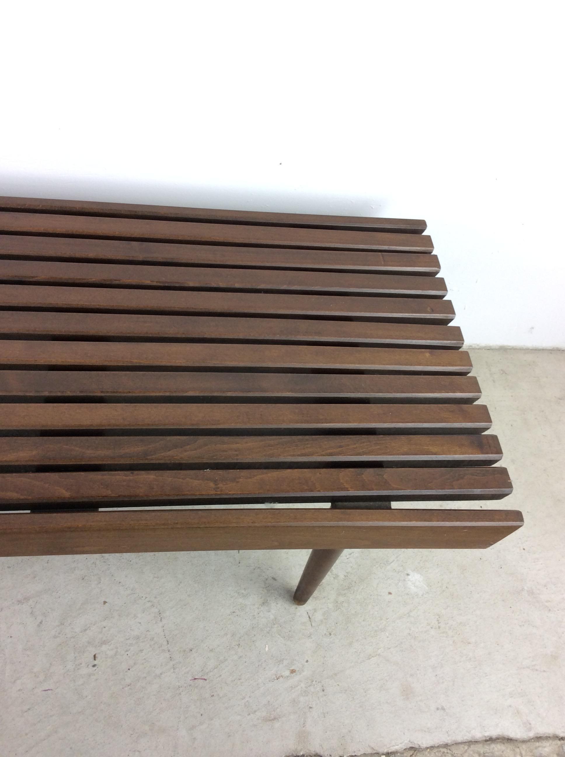 Mid Century Modern Slat Bench Coffee Table In Good Condition For Sale In Freehold, NJ
