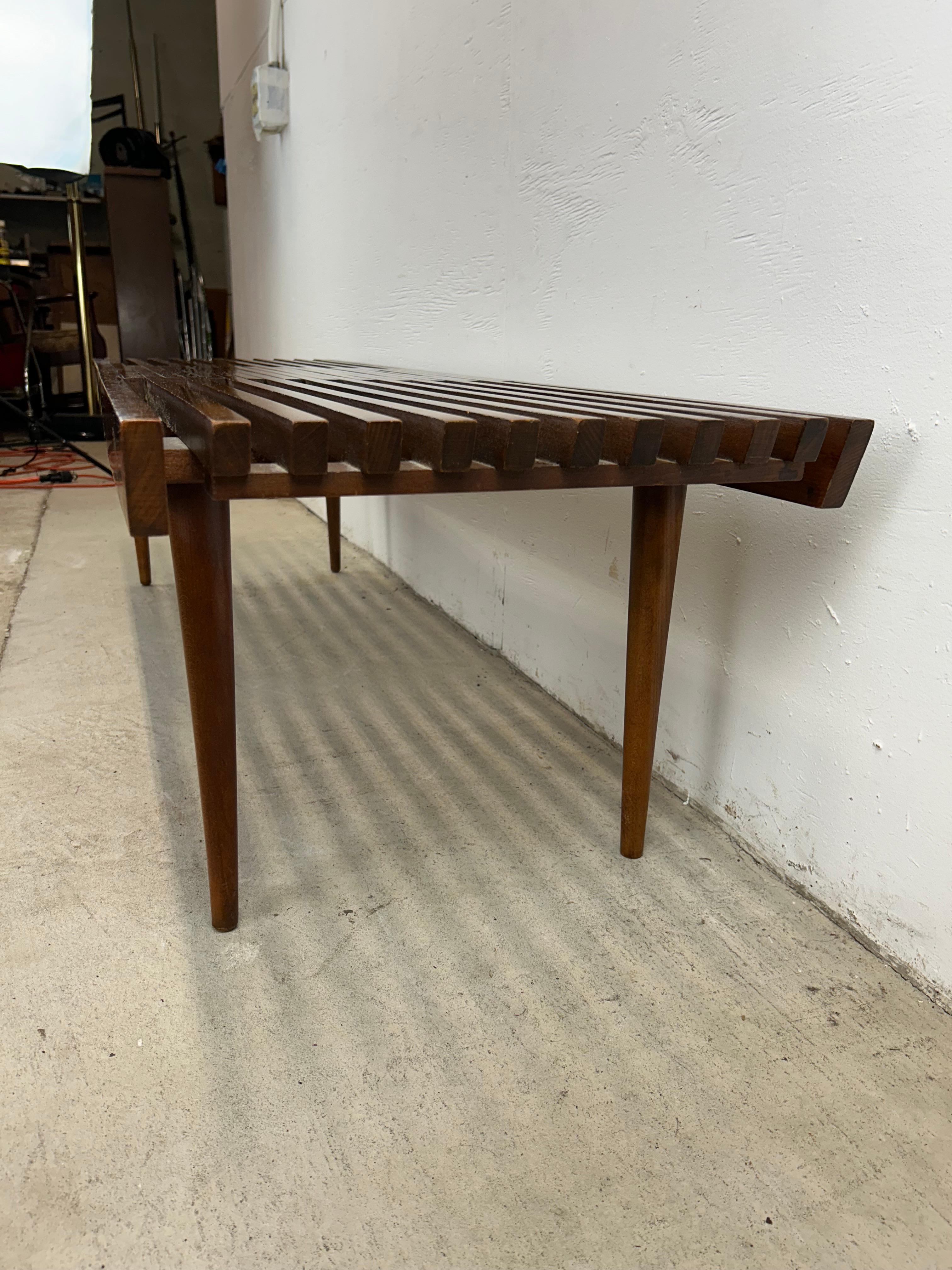 Table basse à lattes moderne du milieu du siècle dernier à la manière de Adrian Pearsall en vente 6