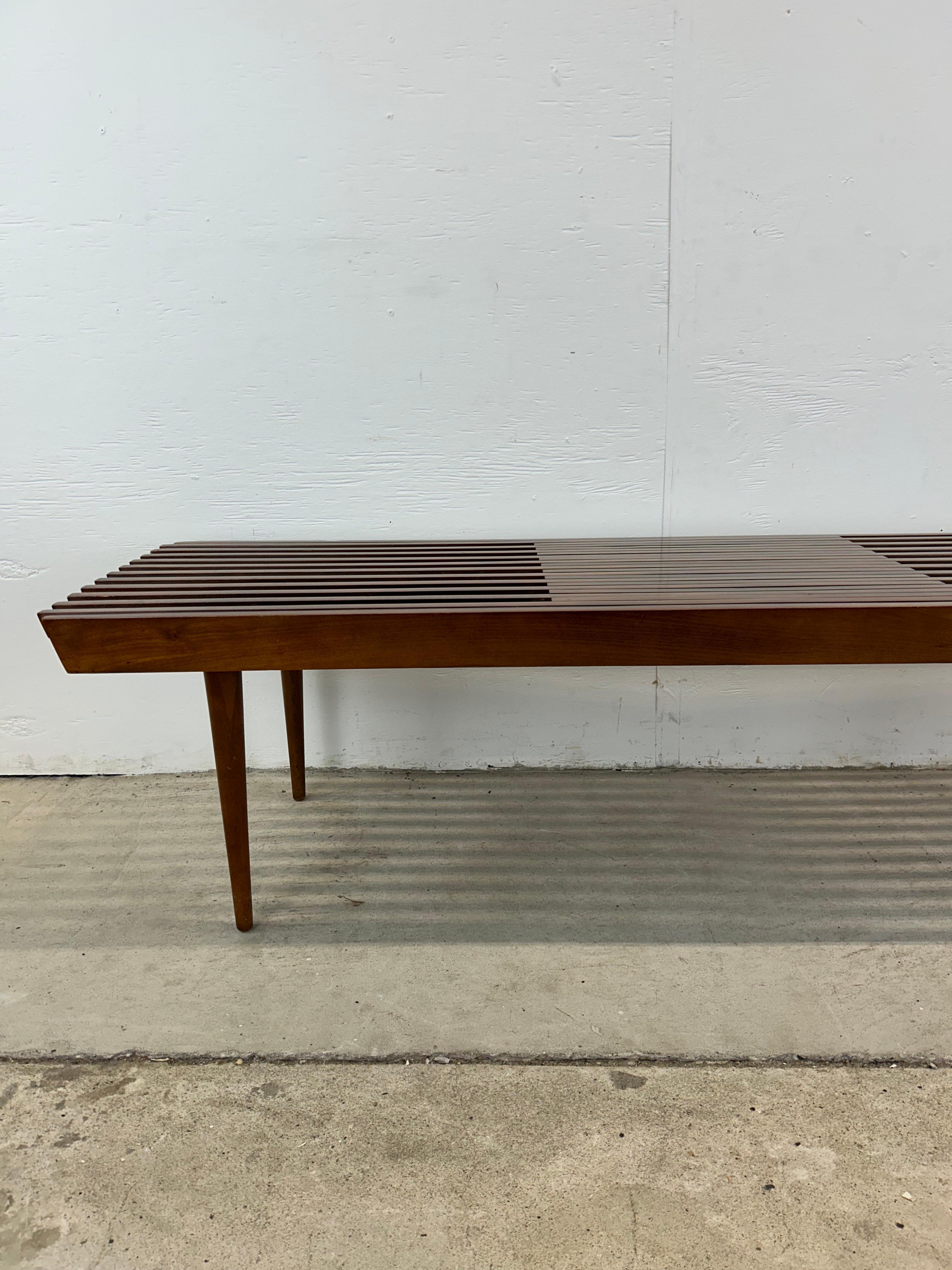 Table basse à lattes moderne du milieu du siècle dernier à la manière de Adrian Pearsall Bon état - En vente à Freehold, NJ