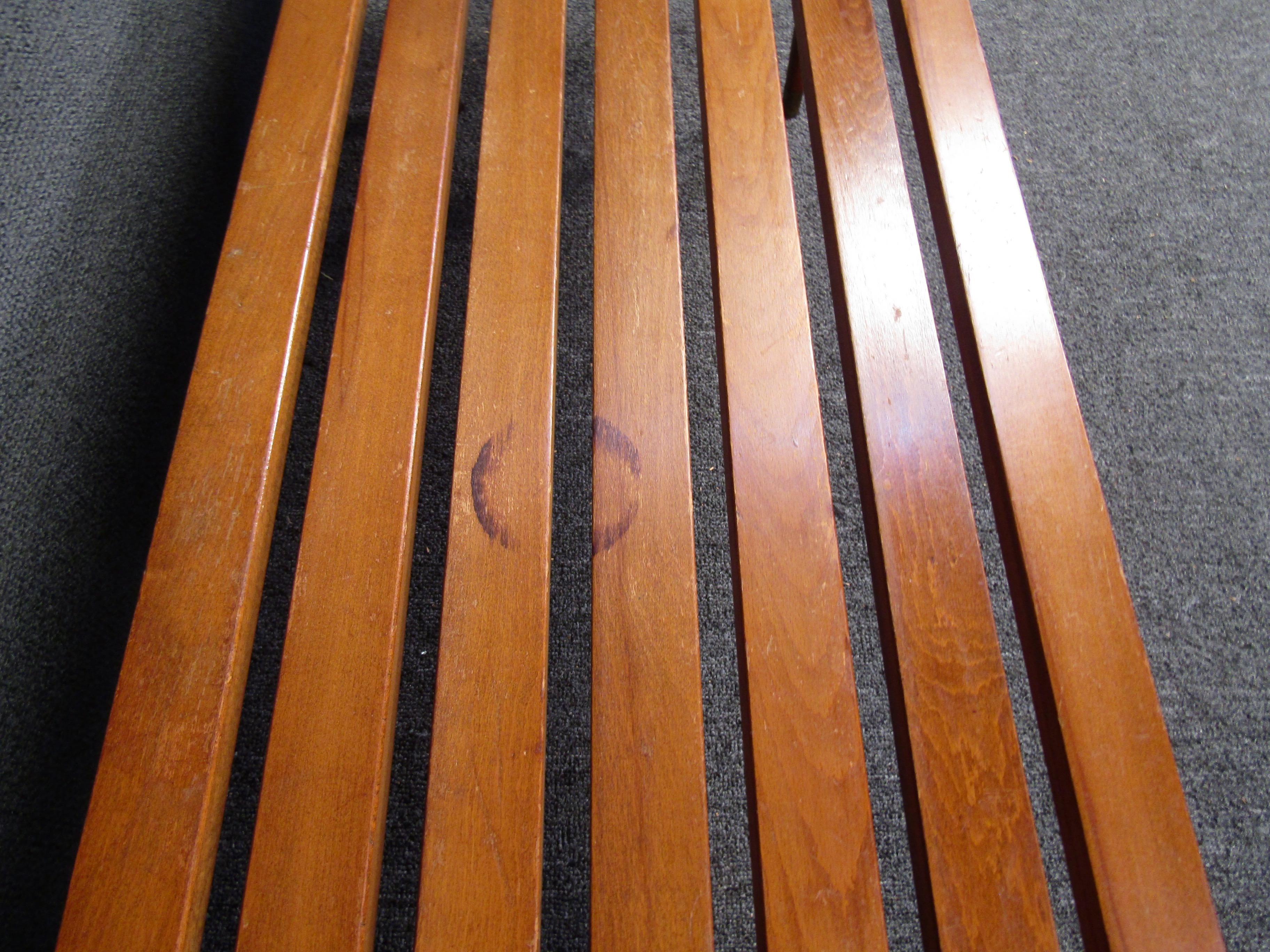Mid-Century Modern Slat Bench In Good Condition In Brooklyn, NY