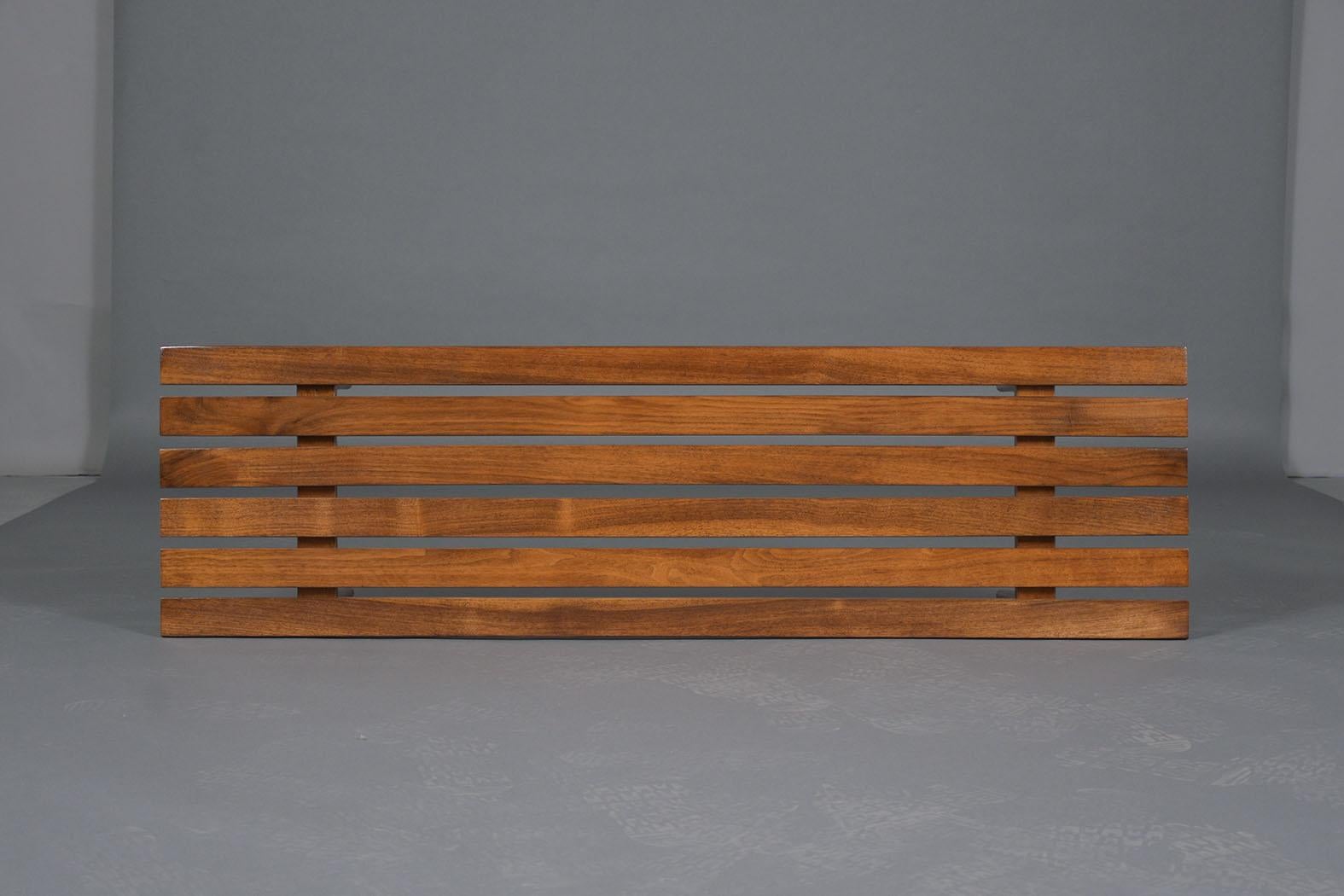 Mid-Century Modern Slatted Bench In Good Condition In Los Angeles, CA