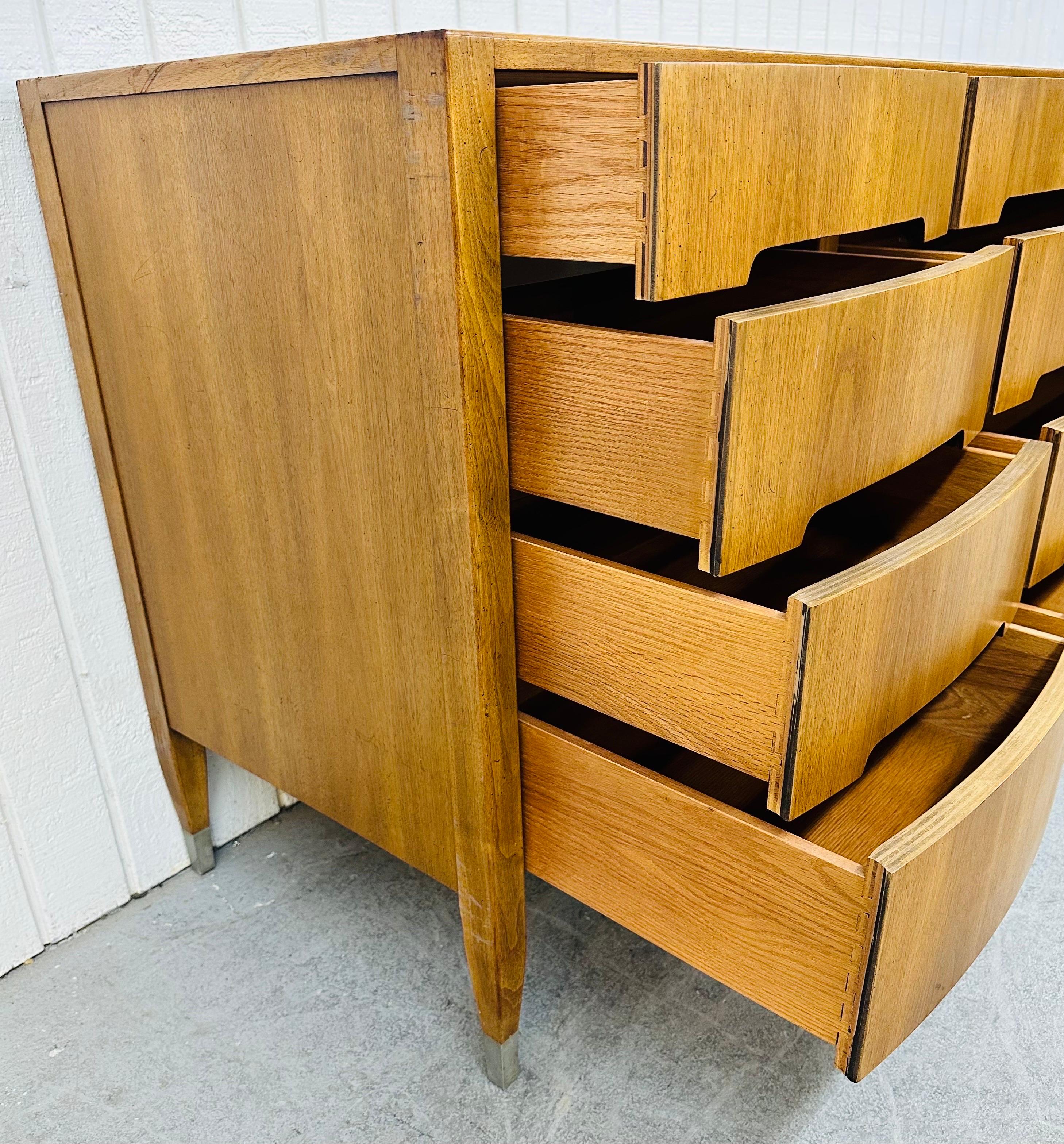 Mid-Century Modern Sligh 12-Drawer Walnut Dresser For Sale 1