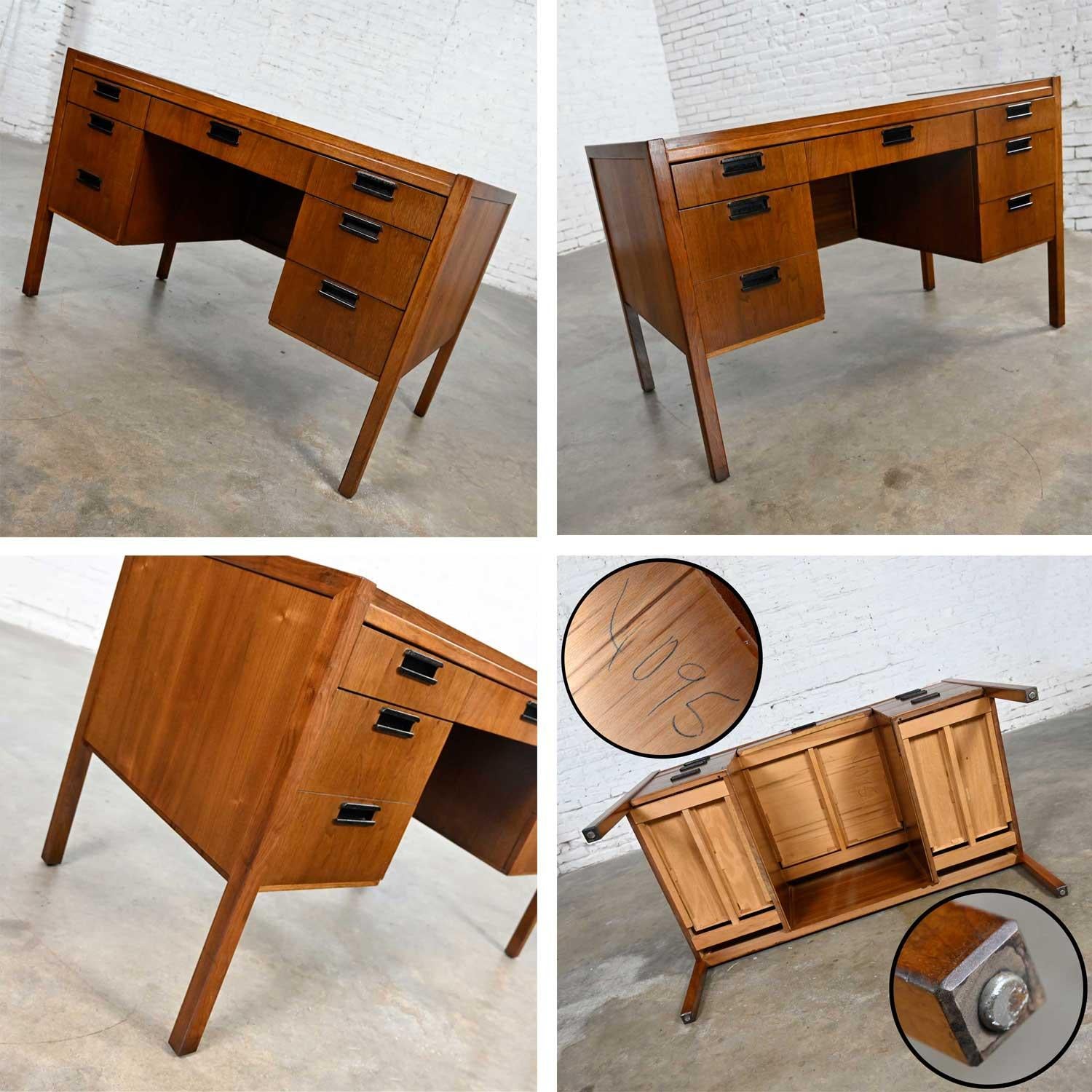 Mid-Century Modern Sligh Lowry Petite Walnut Veneer 6 Drawer Desk Cane Front 10