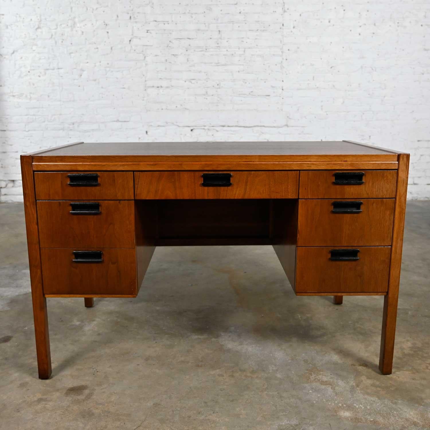 Mid-Century Modern Sligh Lowry Petite Walnut Veneer 6 Drawer Desk Cane Front 4