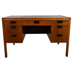 Retro Mid-Century Modern Sligh Lowry Petite Walnut Veneer 6 Drawer Desk Cane Front