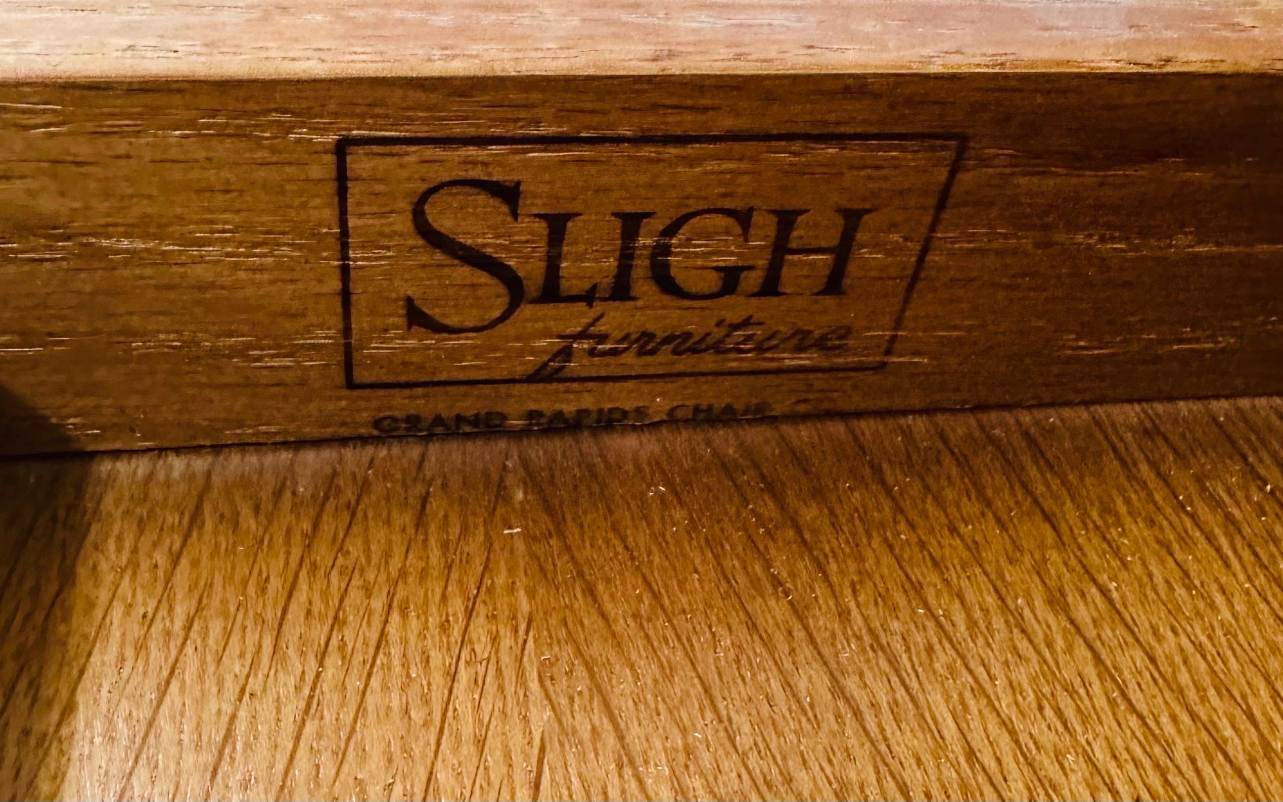 Mid-Century Modern Sligh Walnut Nightstands - Set of 2 3