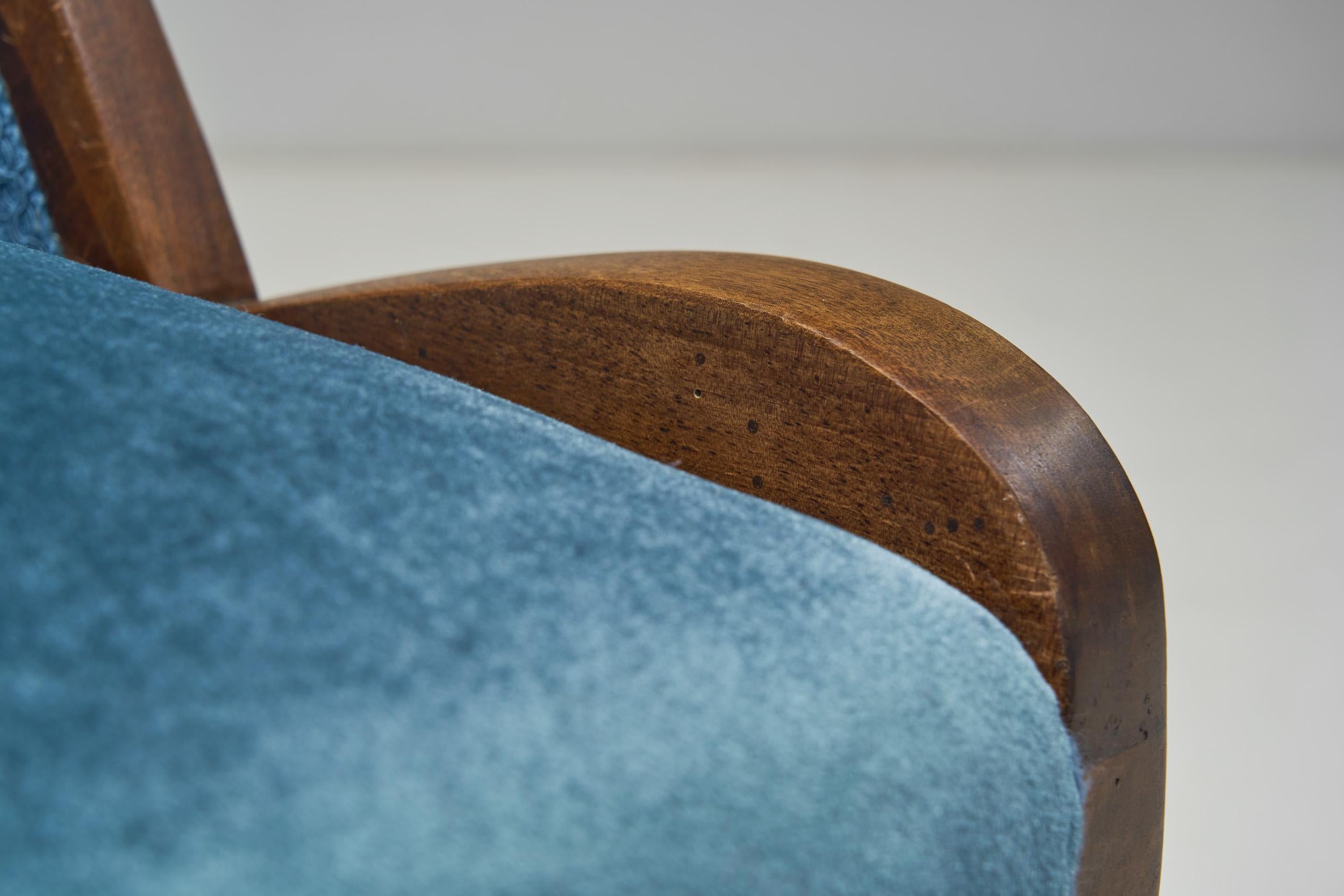 Mid-Century Modern Slipper Chair, Europe 20th Century For Sale 8