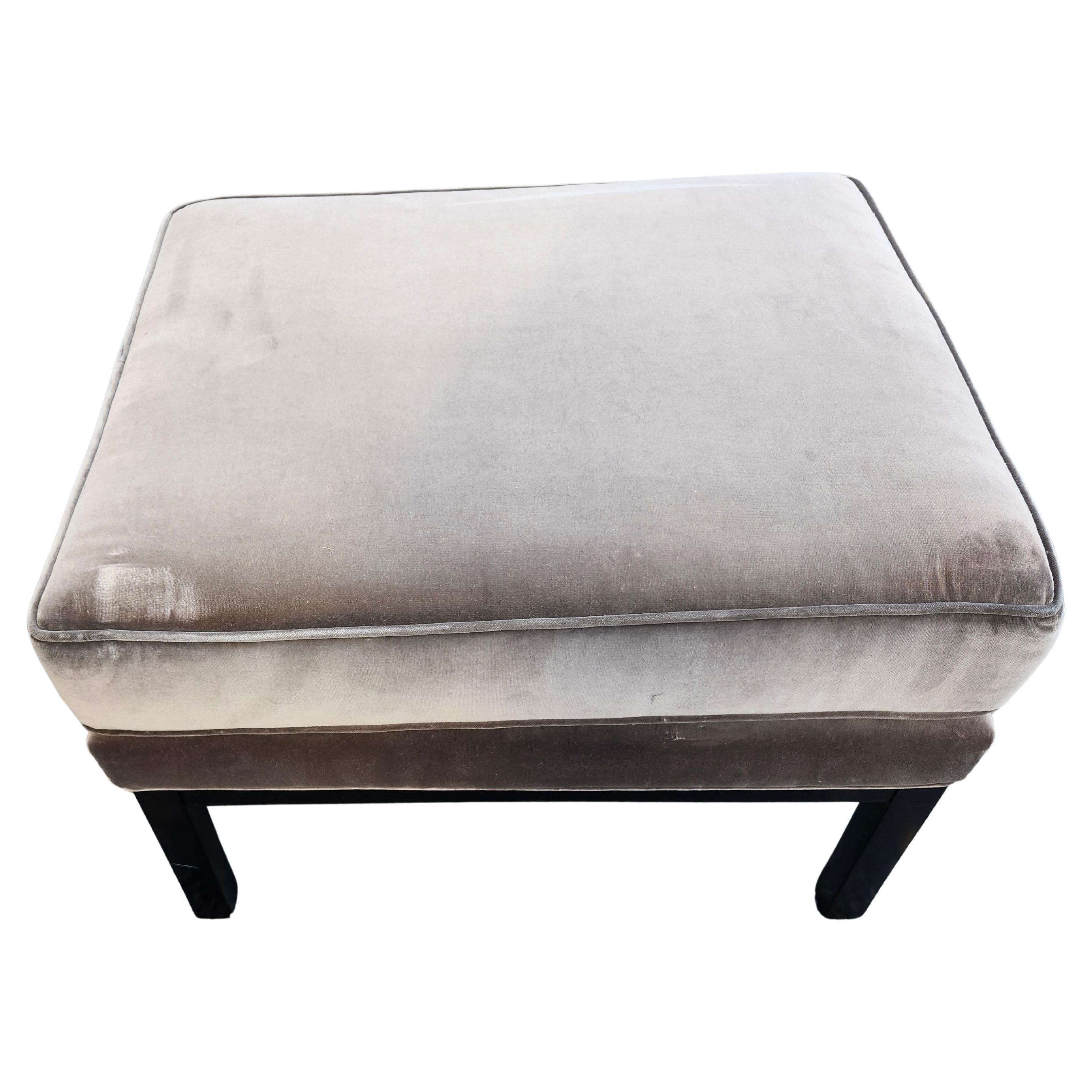 Silla Slipper Moderna de Mitad de Siglo con Otomana estilo de Robsjohn Gibbons Moderno de mediados de siglo en venta