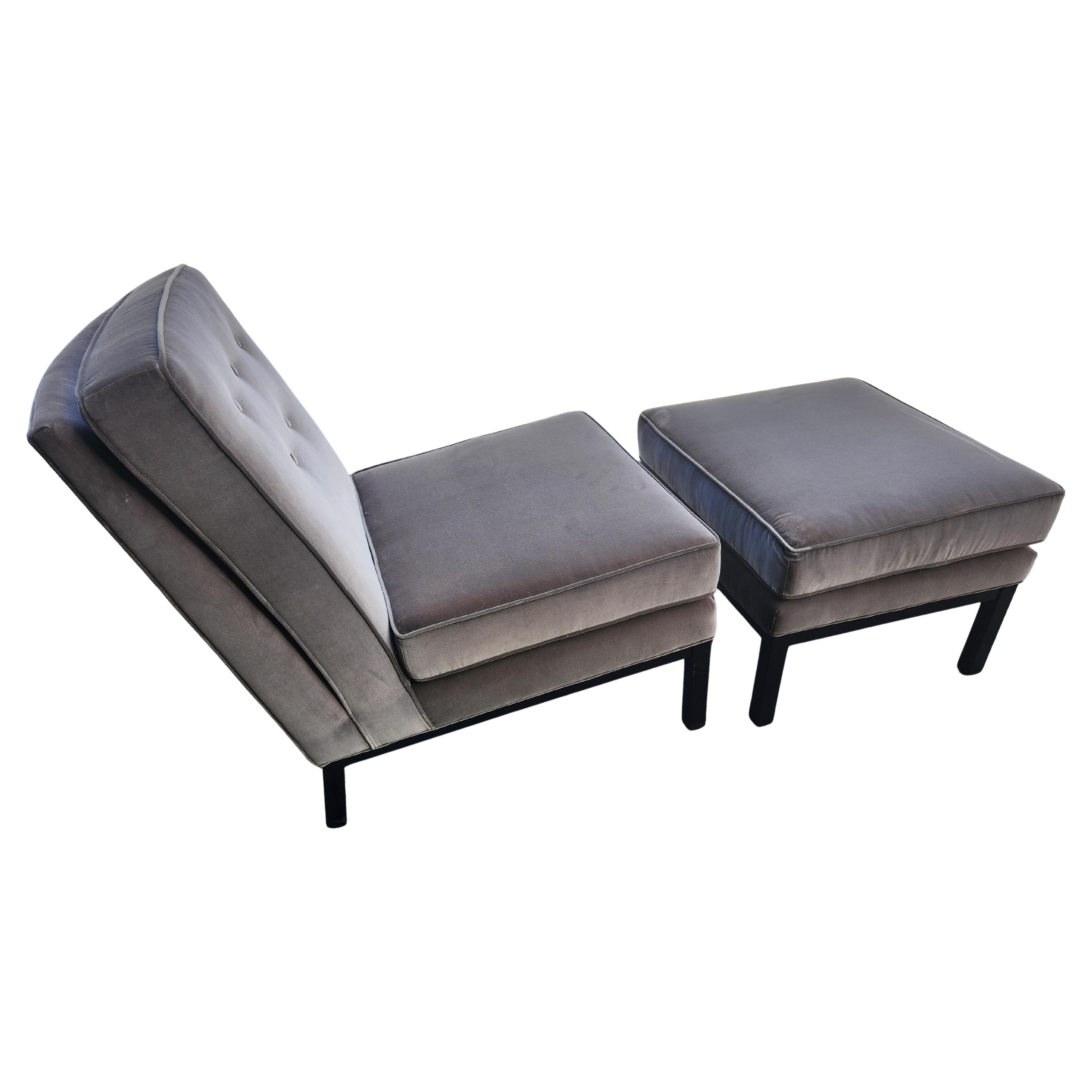 Silla Slipper Moderna de Mitad de Siglo con Otomana estilo de Robsjohn Gibbons finales del siglo XX en venta