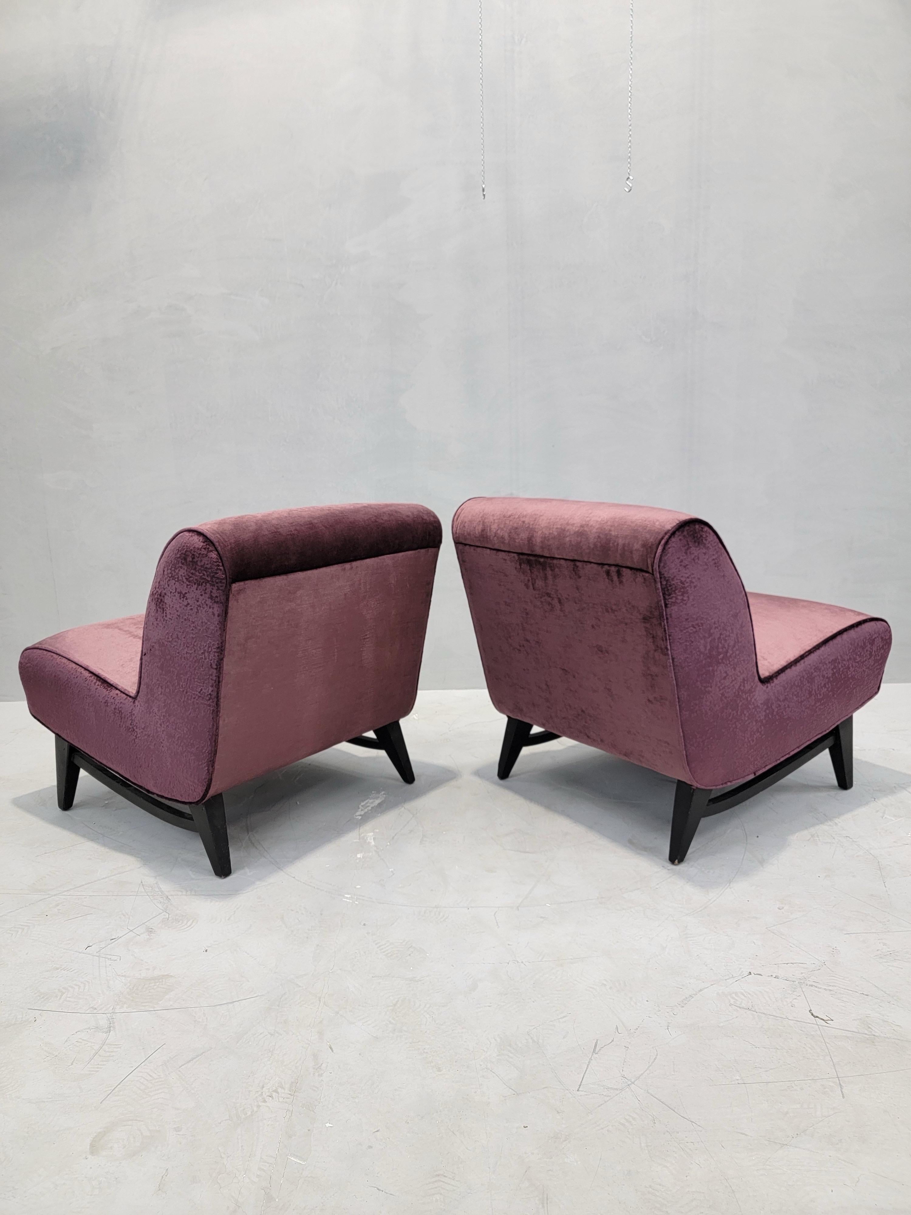 Sillas Slipper Modernas de Mitad de Siglo Recién Tapizadas en Terciopelo - Pareja Moderno de mediados de siglo en venta