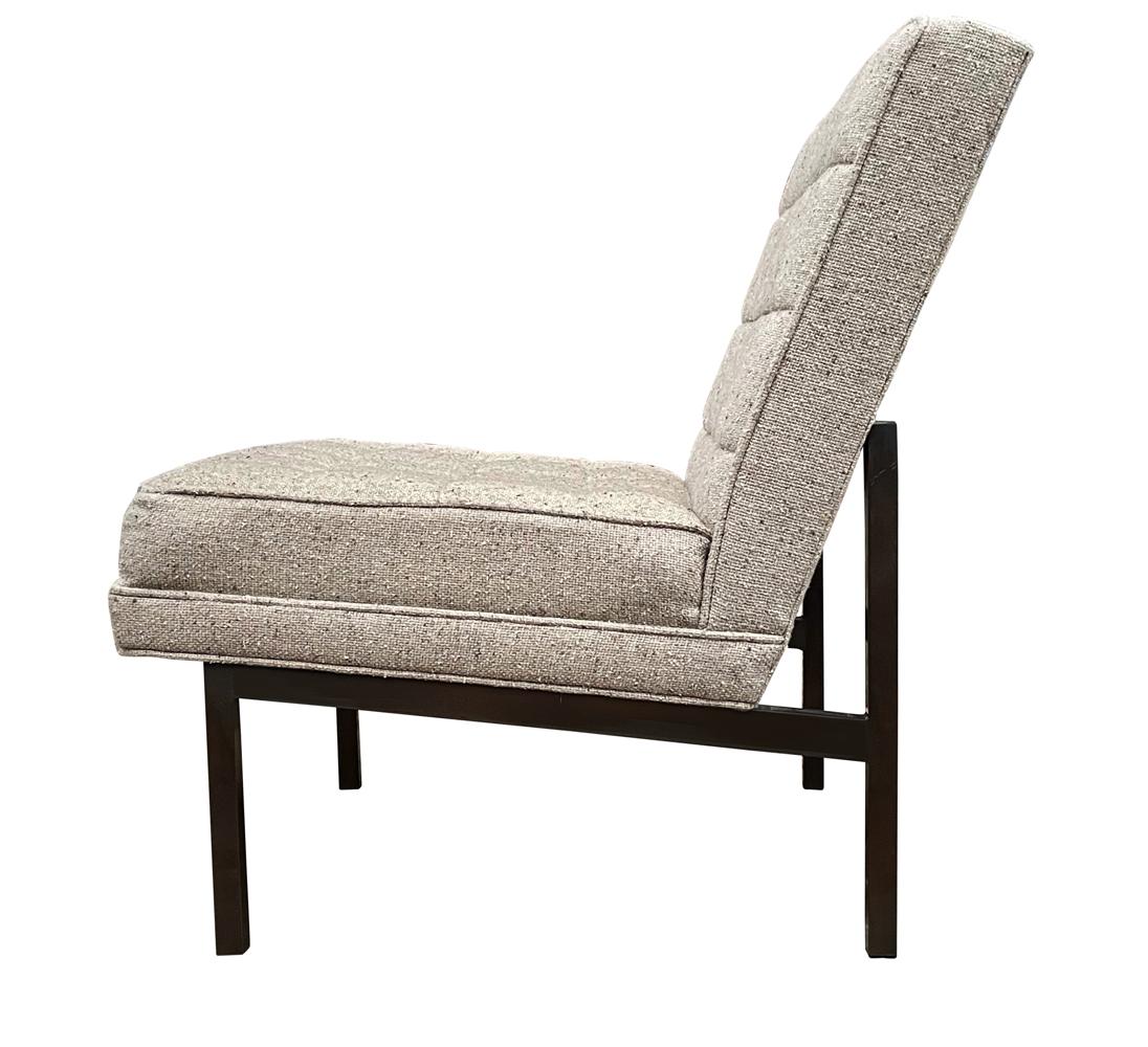 Moderne Sessel ohne Armlehne aus grauem Tweed mit Bronzerahmen aus der Mitte des Jahrhunderts im Angebot 6