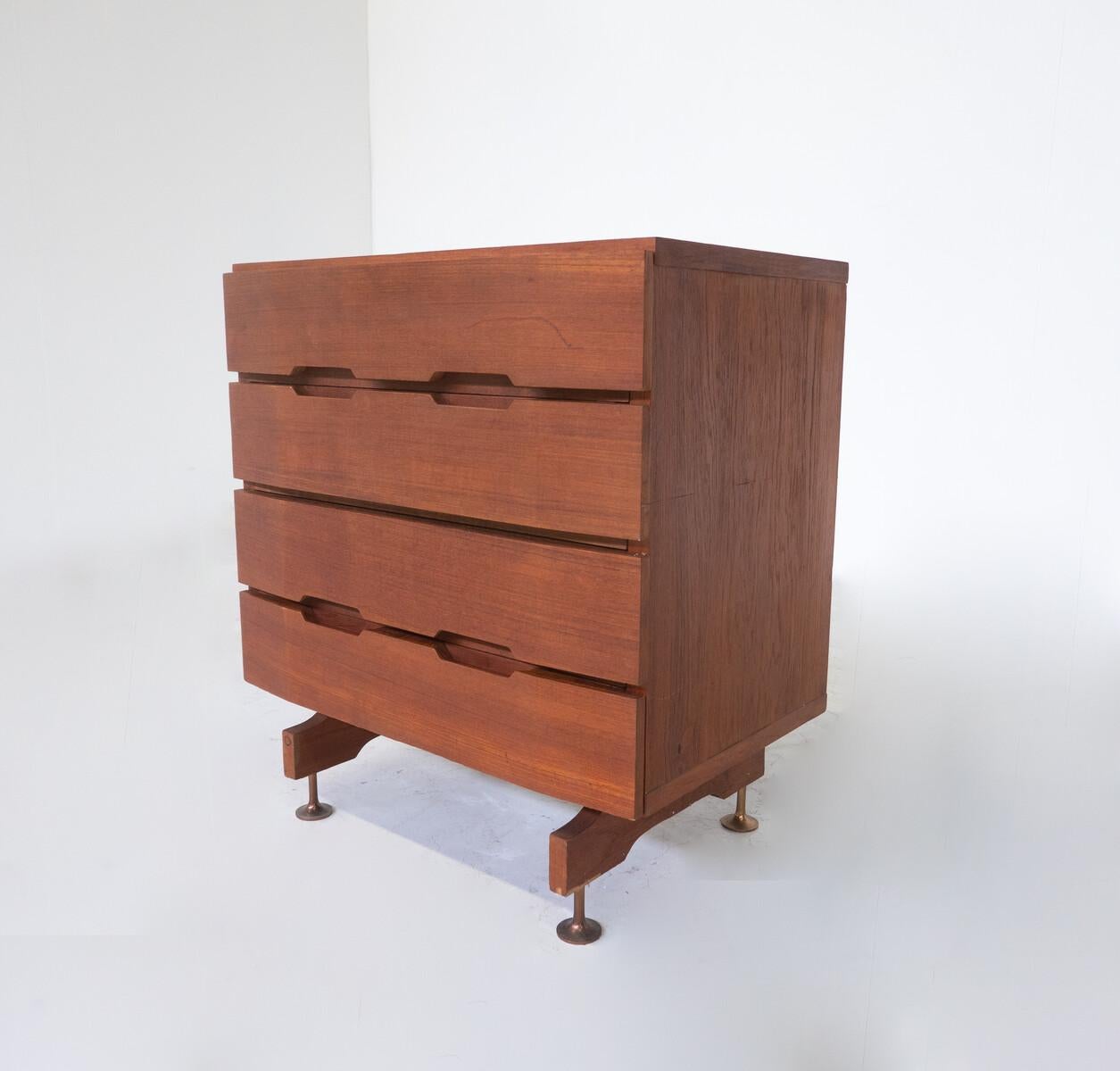 italien Petite commode moderne du milieu du siècle dernier, Italie, années 1960 en vente