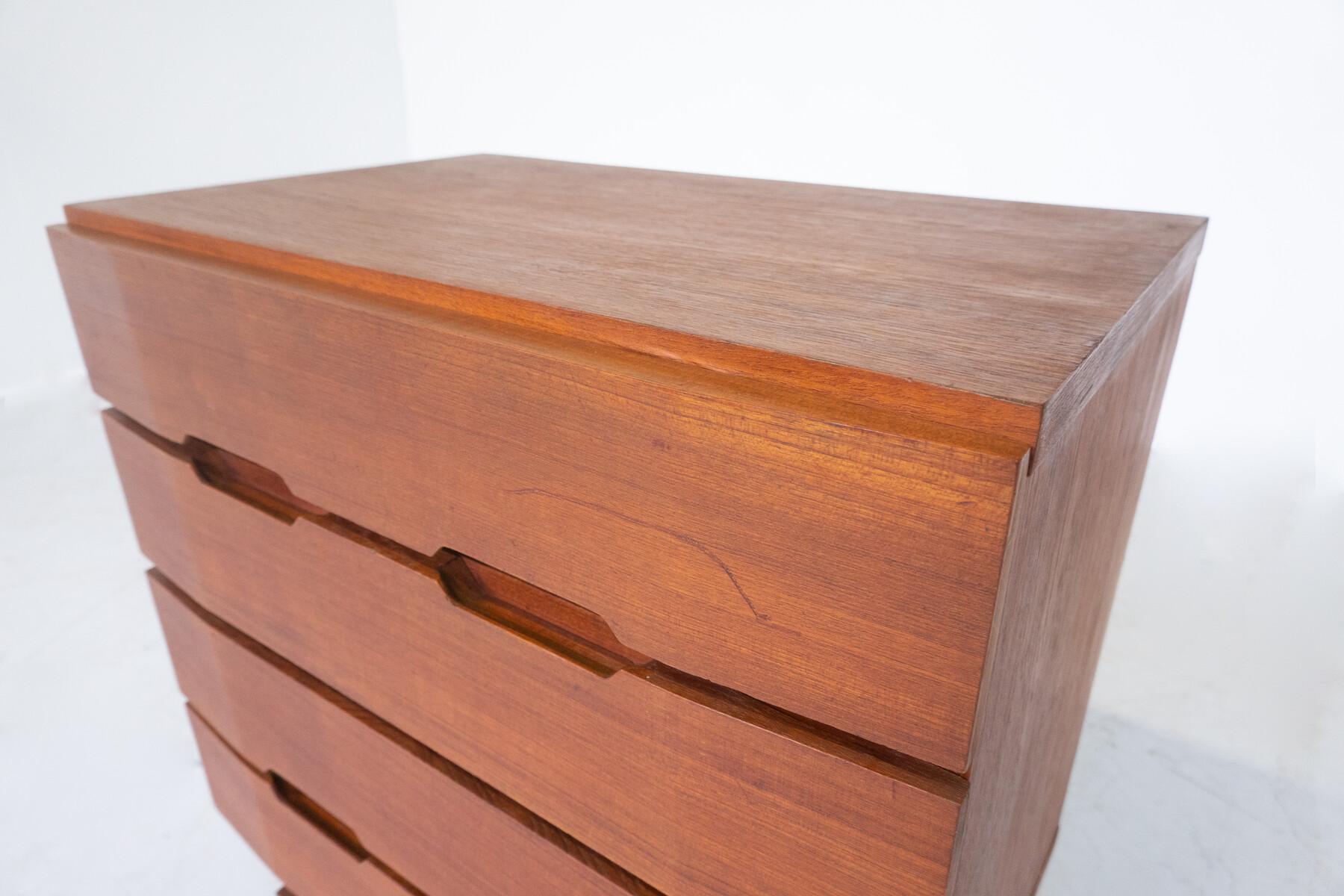 Mid-20th Century Mid-Century Modern Small Chest of Drawers, Italy, 1960s For Sale