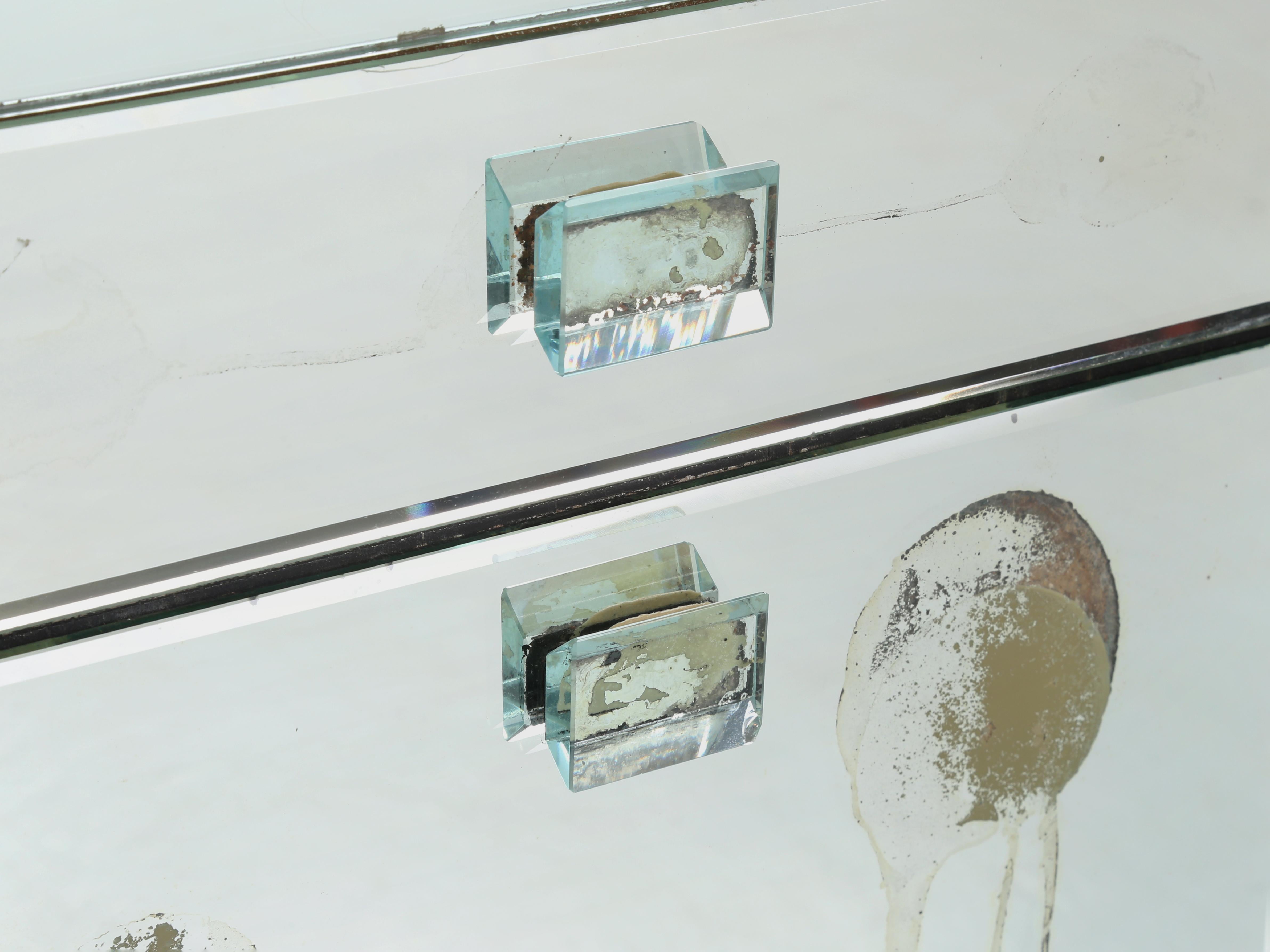 The Moderns Modern Small Mirror Nightstand with Laundry Hamper Wonderful Patina (Petite table de nuit avec miroir et panier à linge) en vente 2