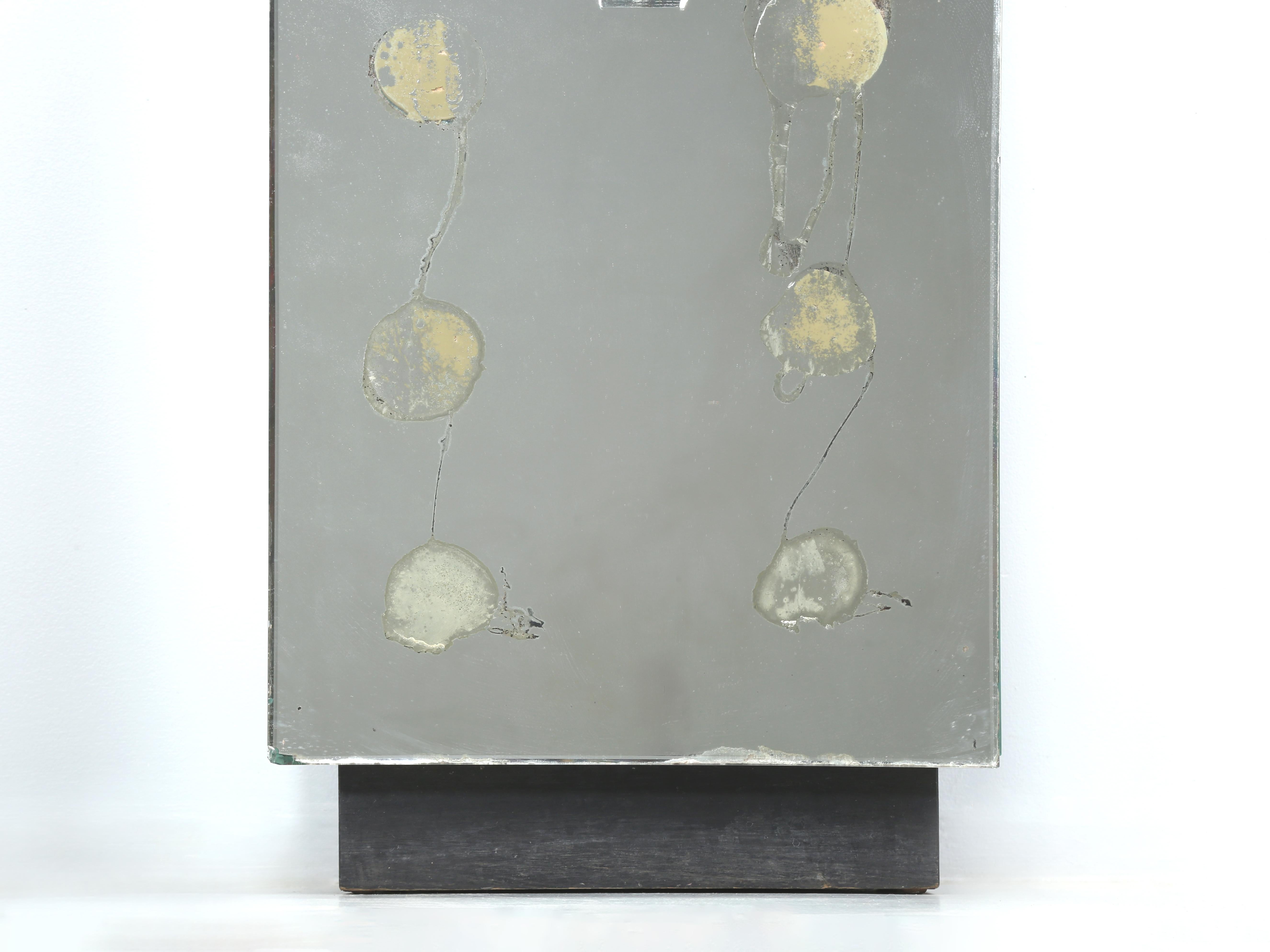 The Moderns Modern Small Mirror Nightstand with Laundry Hamper Wonderful Patina (Petite table de nuit avec miroir et panier à linge) en vente 4