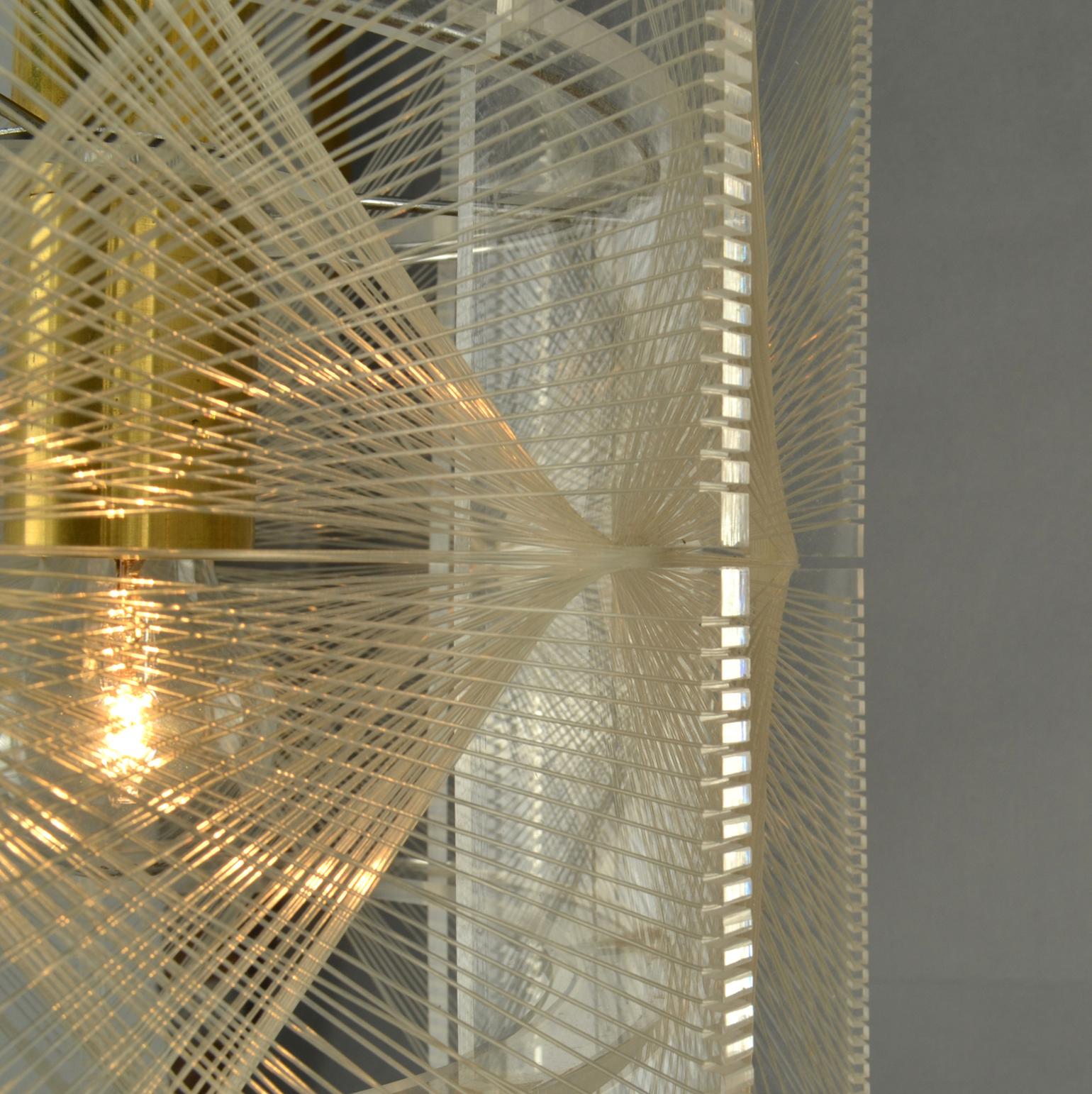 Mid Century Modern small Pendant Lamp in Clear Lucite, Wire and Brass For Sale 9