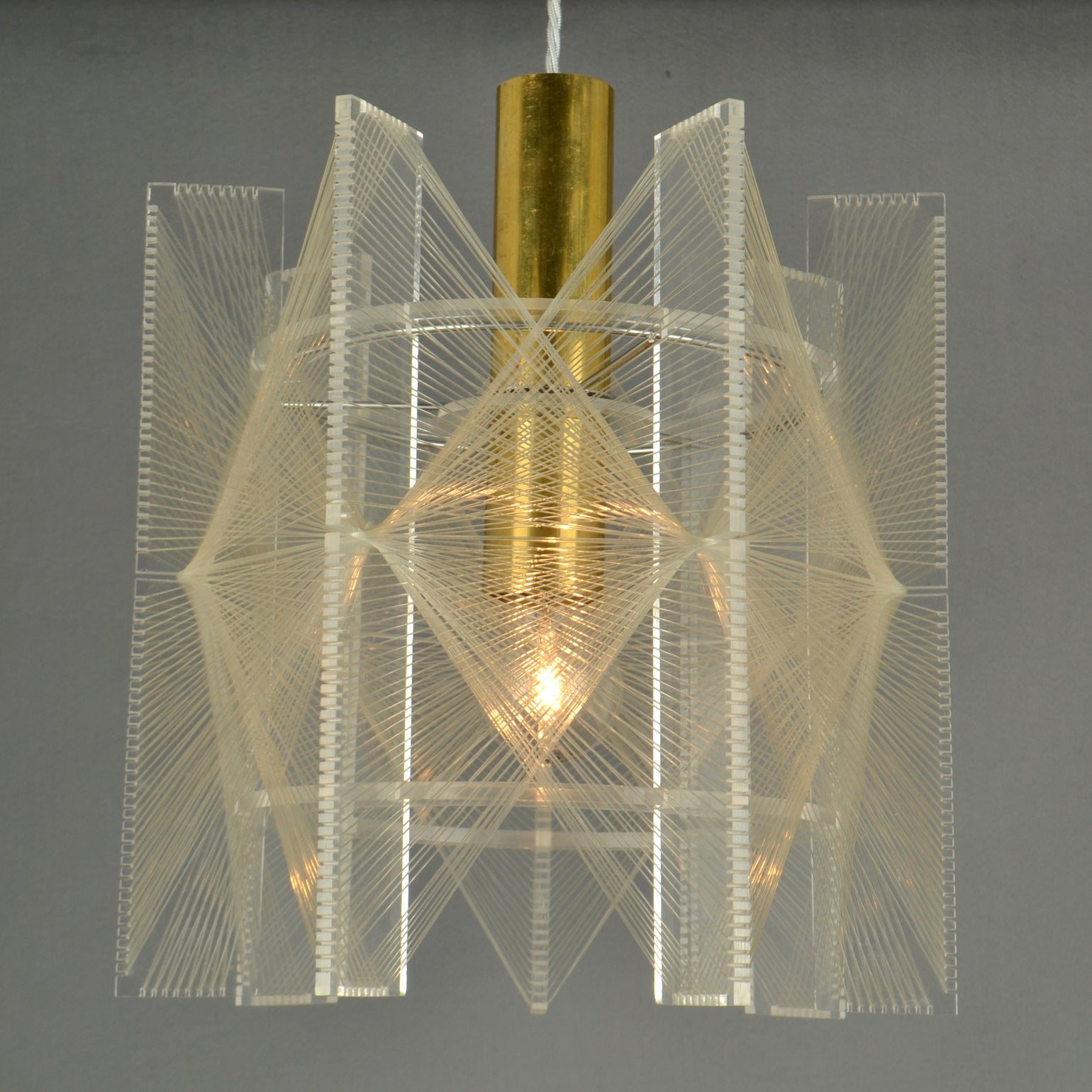 European Mid Century Modern small Pendant Lamp in Clear Lucite, Wire and Brass For Sale