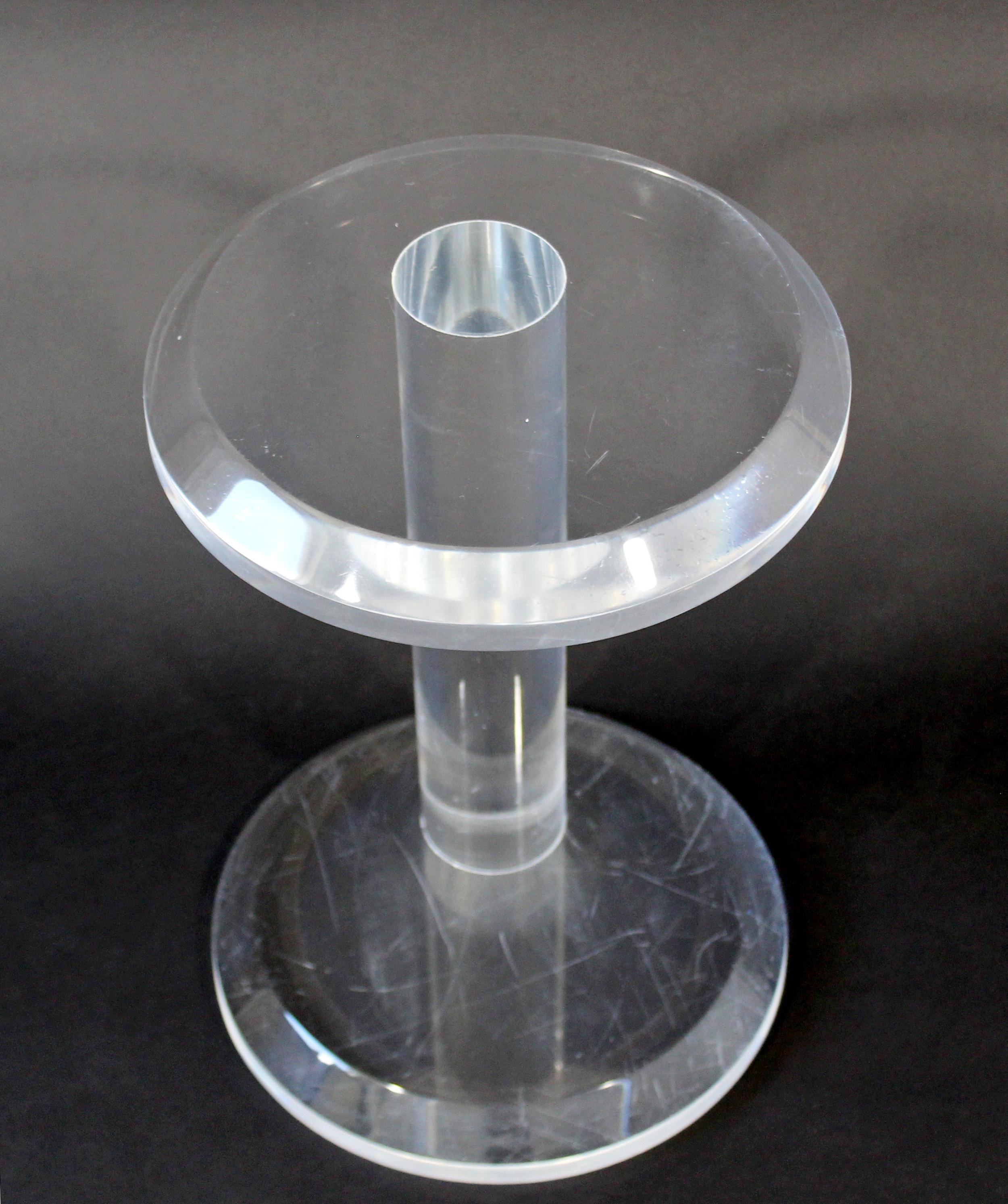 Mid-Century Modern Small Round Chunky Lucite Acrylic Side End Table, 1970s In Good Condition In Keego Harbor, MI
